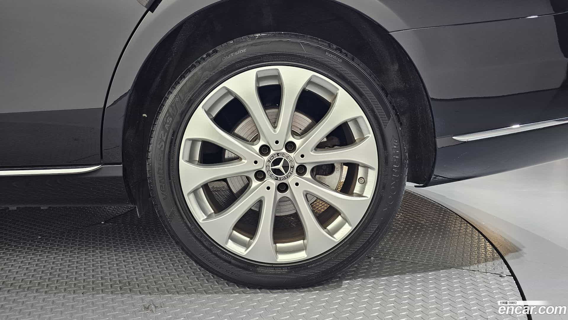 E-Class Mercedes-Benz 2020.8-OUTER-031