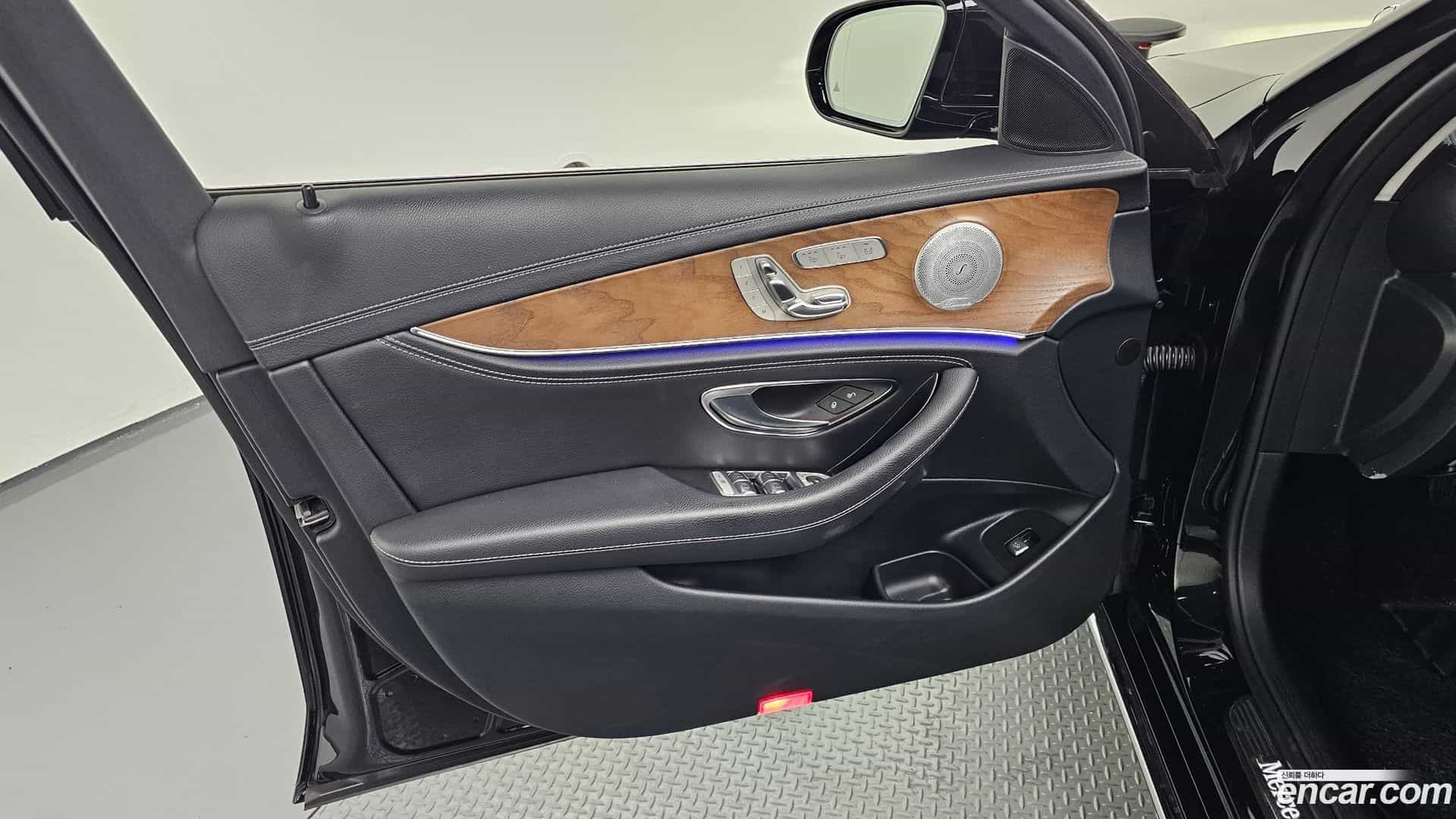 E-Class Mercedes-Benz 2020.8-INNER-034
