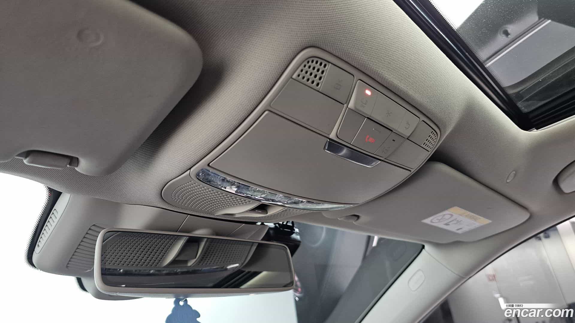 E-Class Mercedes-Benz 2020.8-OPTION-040