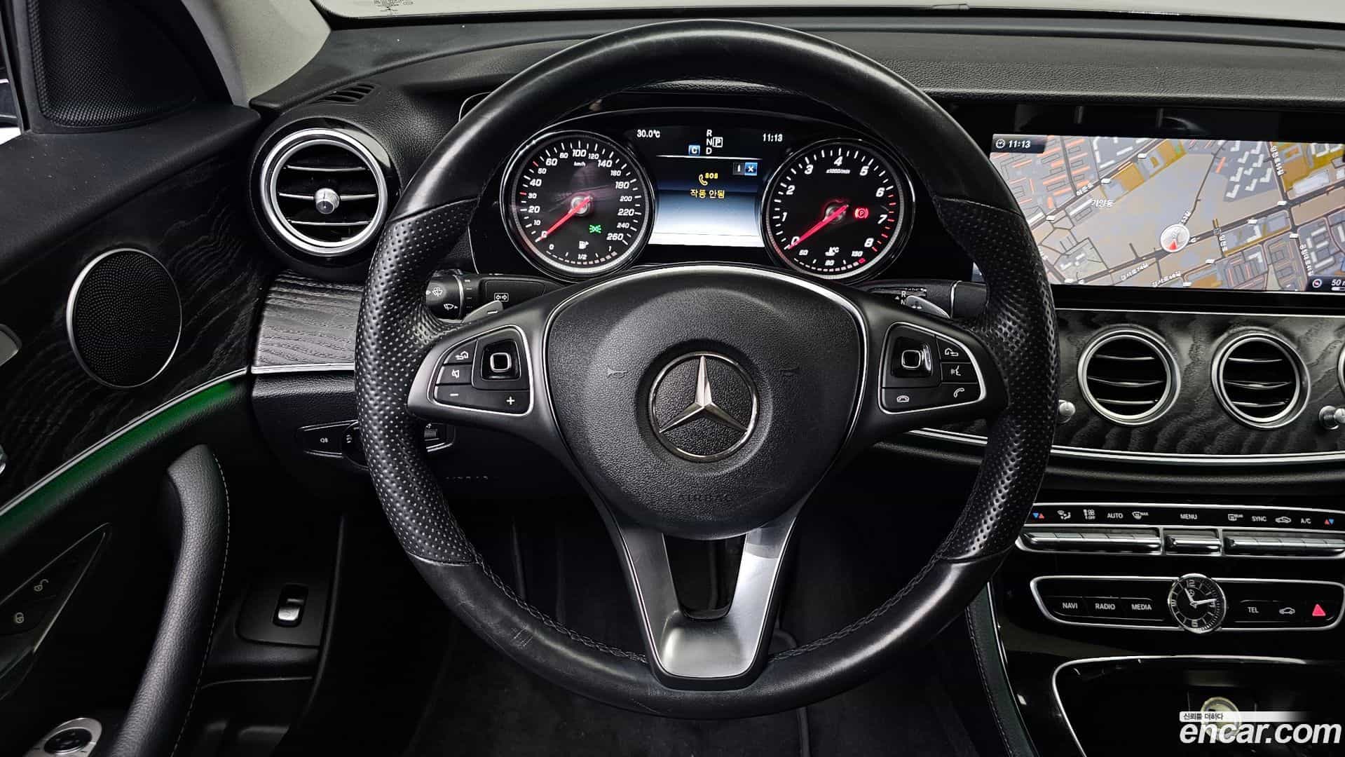 E-Class Mercedes-Benz 2017.8-OPTION-017