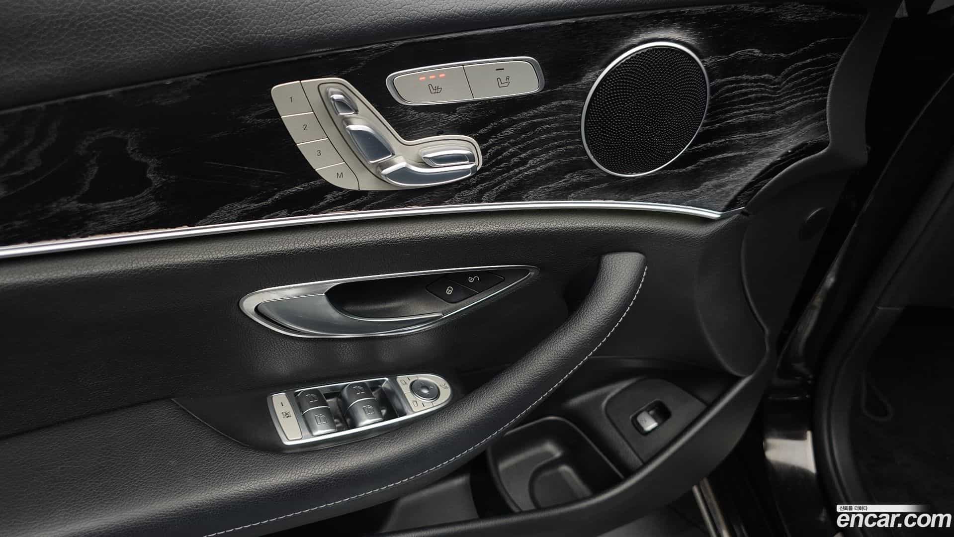 E-Class Mercedes-Benz 2017.8-OPTION-021