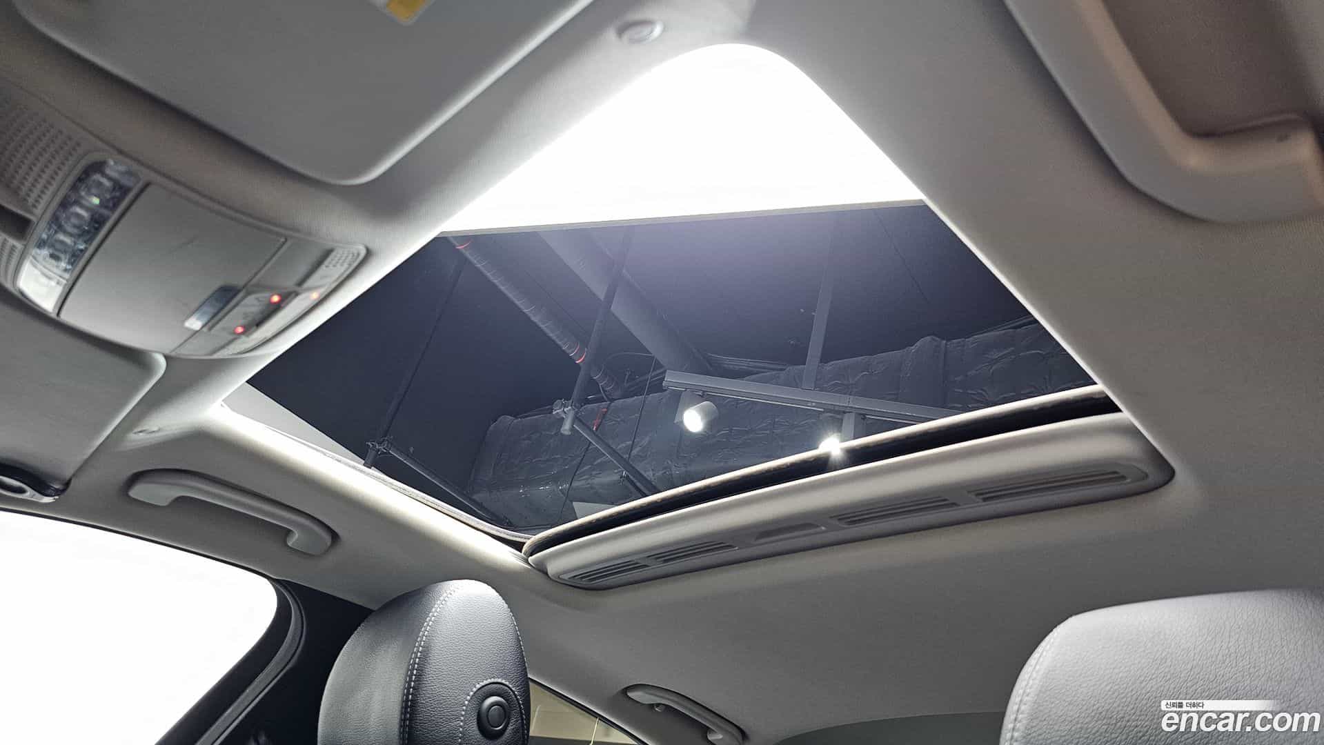 E-Class Mercedes-Benz 2017.8-OPTION-022
