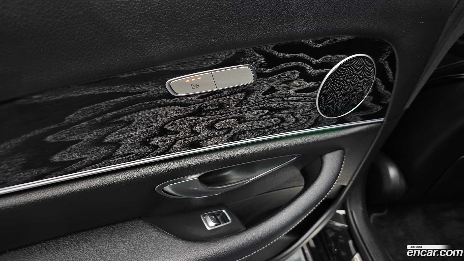 E-Class Mercedes-Benz 2017.8-OPTION-023