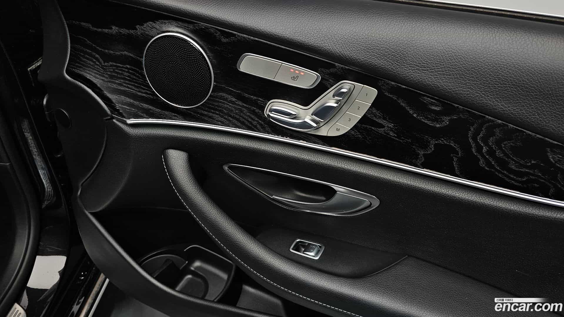 E-Class Mercedes-Benz 2017.8-OPTION-040