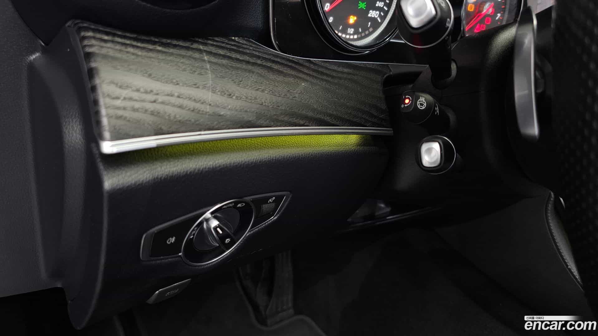 E-Class Mercedes-Benz 2017.8-OPTION-042