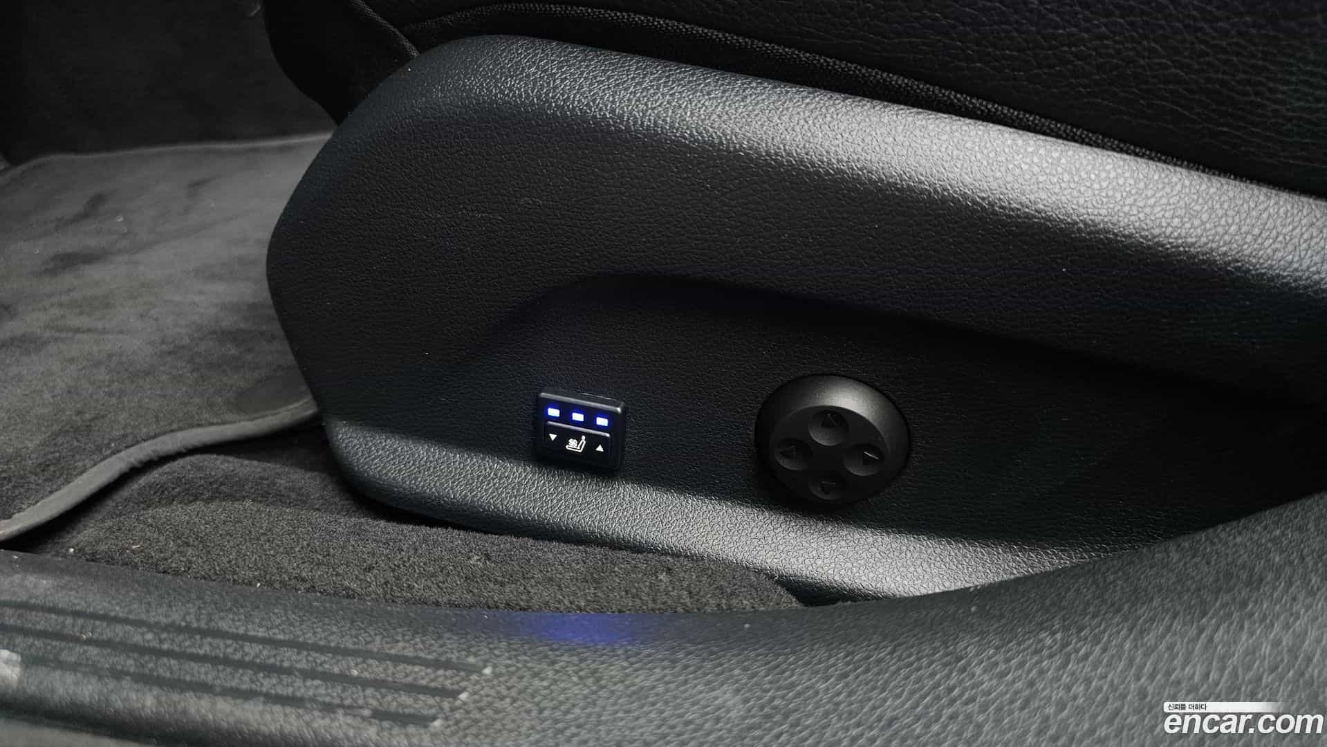 E-Class Mercedes-Benz 2017.8-OPTION-043