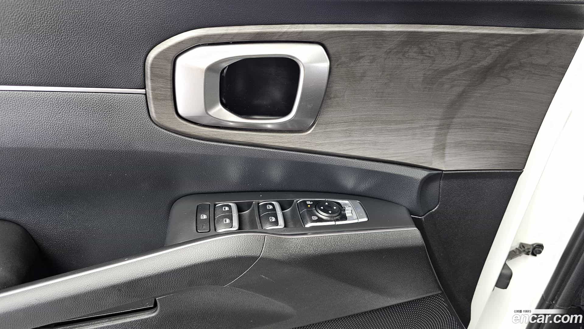 Sorento Kia 2023.8-OPTION-042