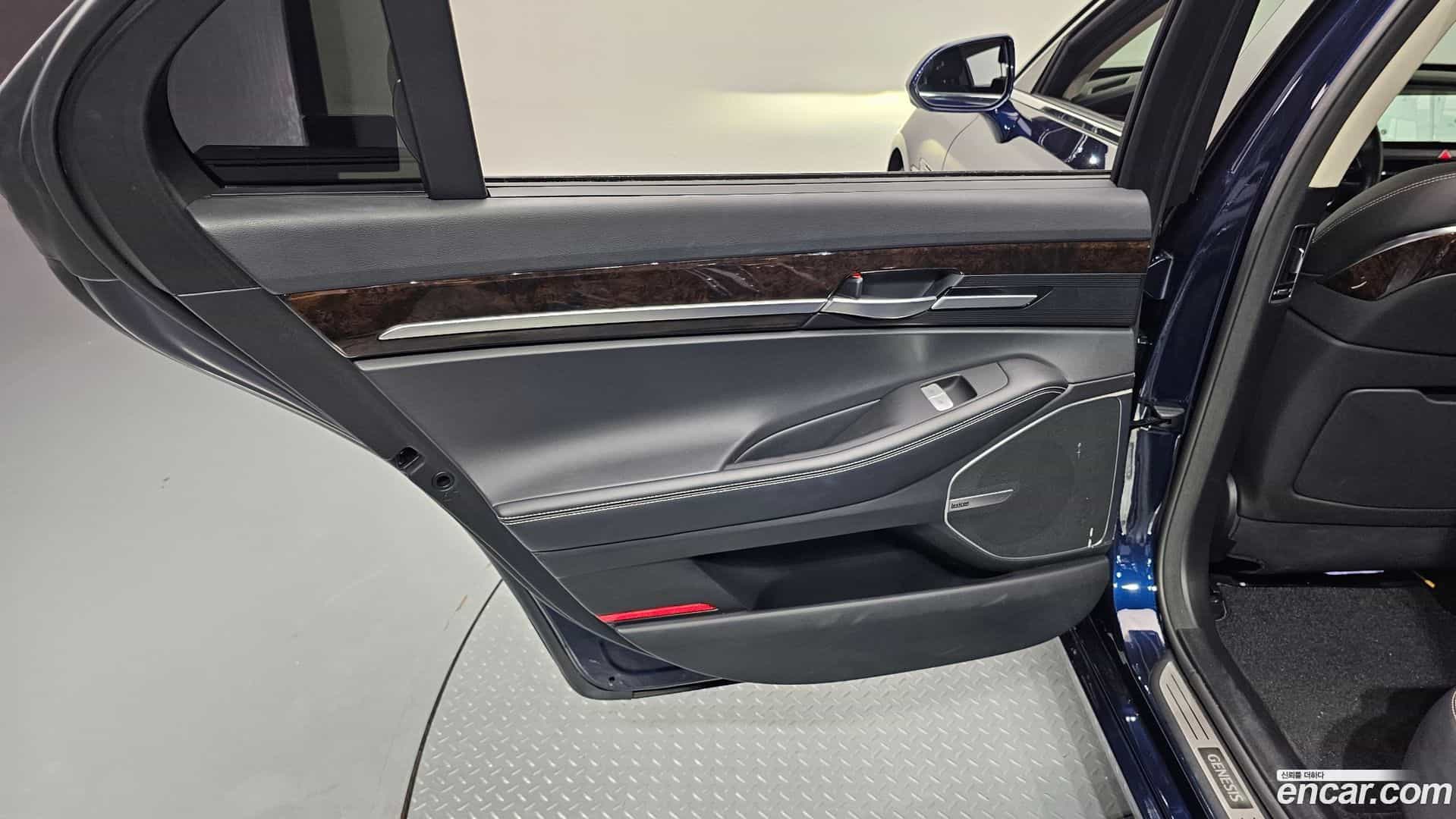 G90 Genesis 2021.3-INNER-035