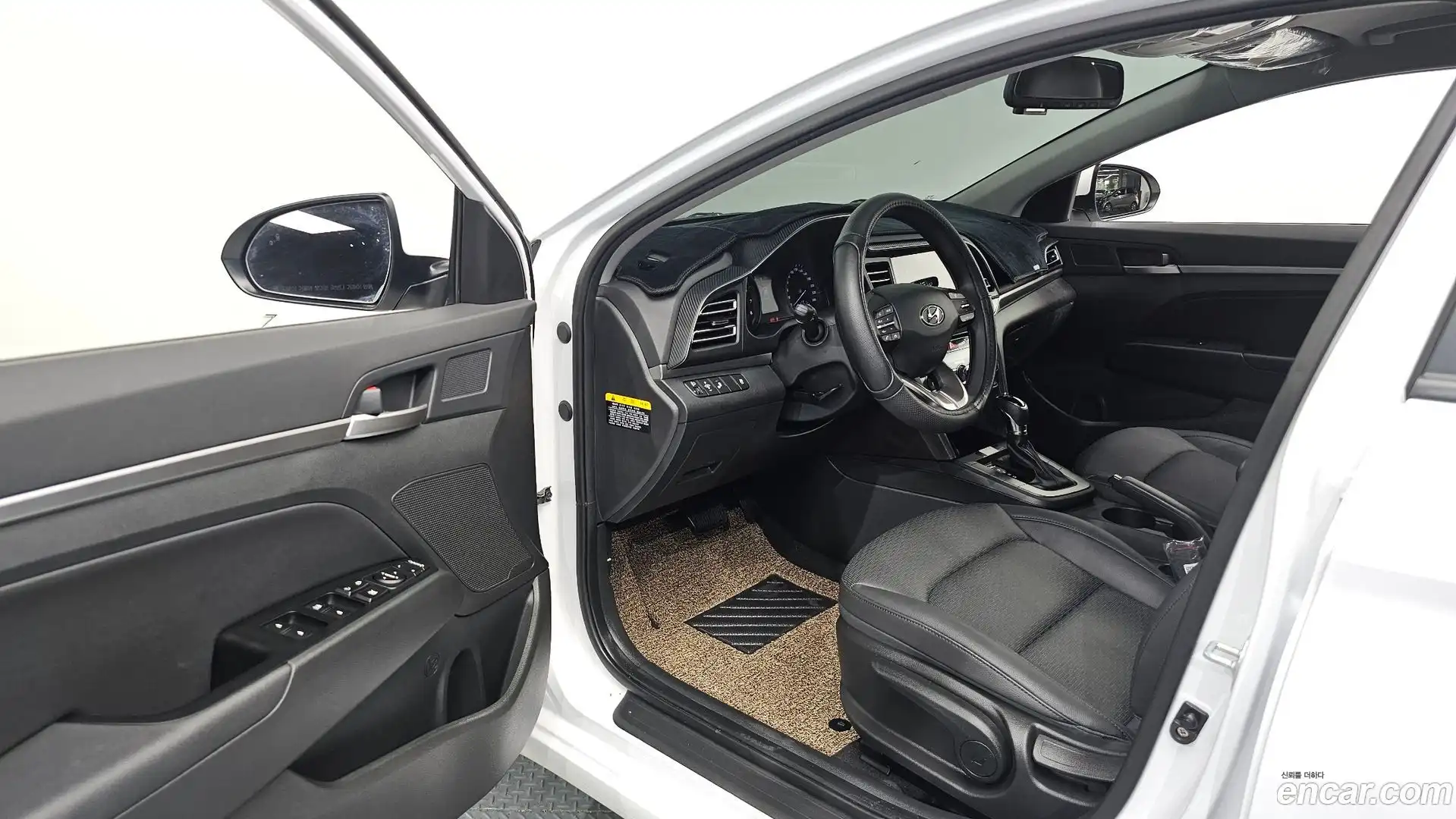 AVANTE Hyundai 2020.1-INNER-010