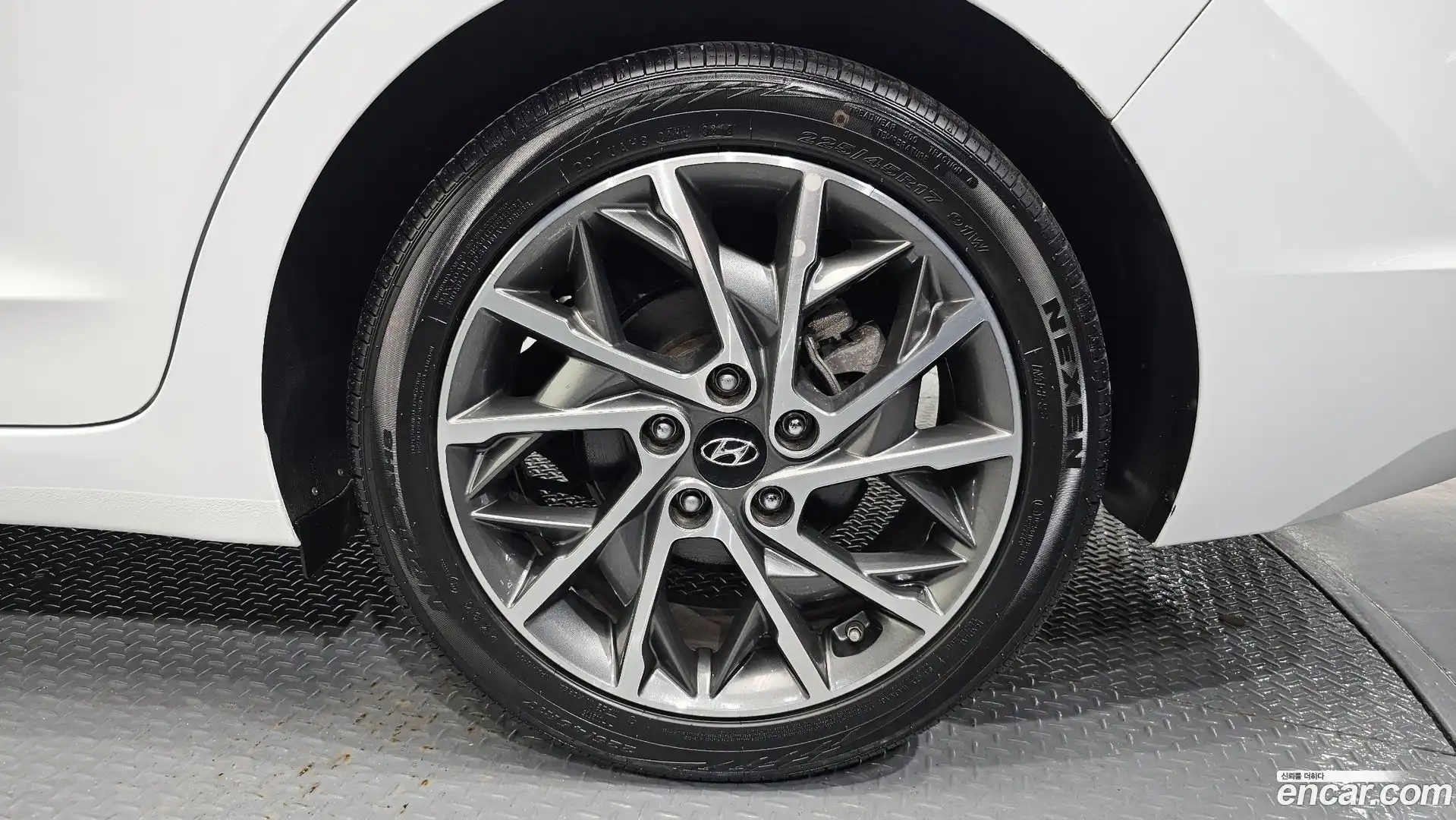 AVANTE Hyundai 2020.1-OUTER-031
