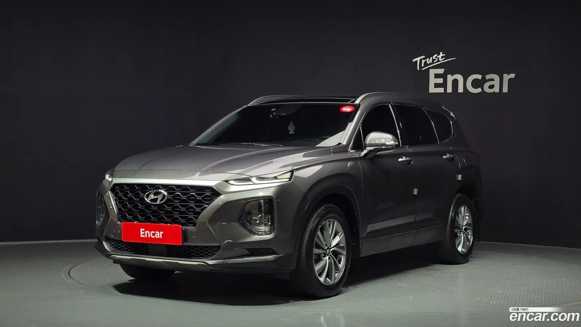 Main__Slider__Photo:Santafe Hyundai 2018.5-0
