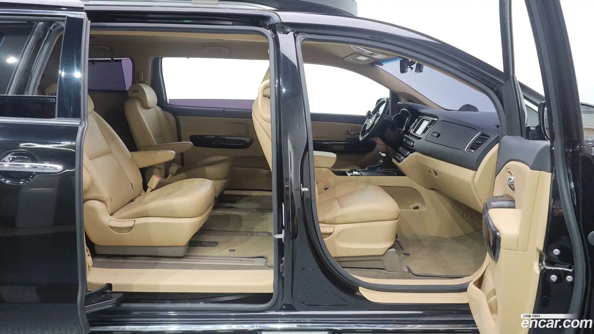 Canival Kia 2017.8-OPTION-023