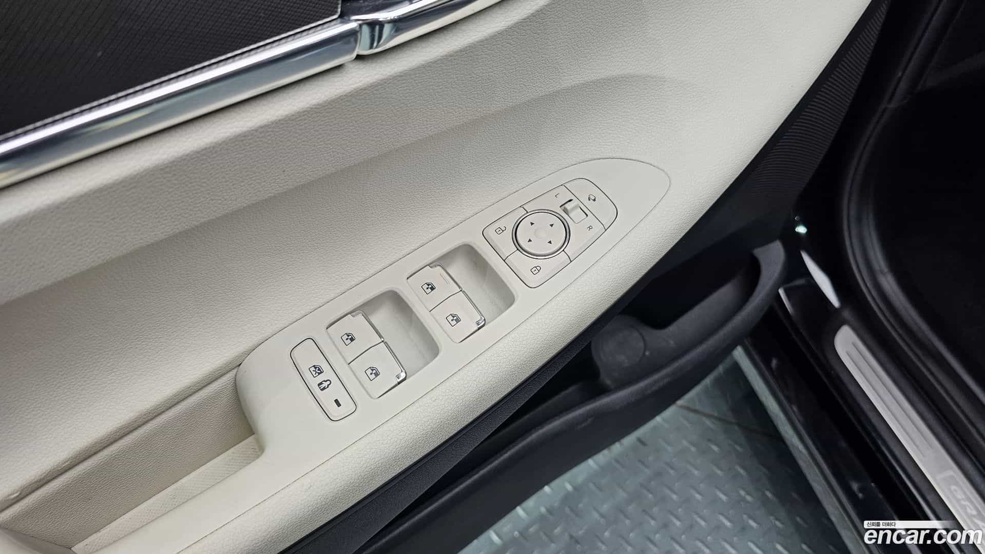 Grandeur Hyundai 2022.1-OPTION-040