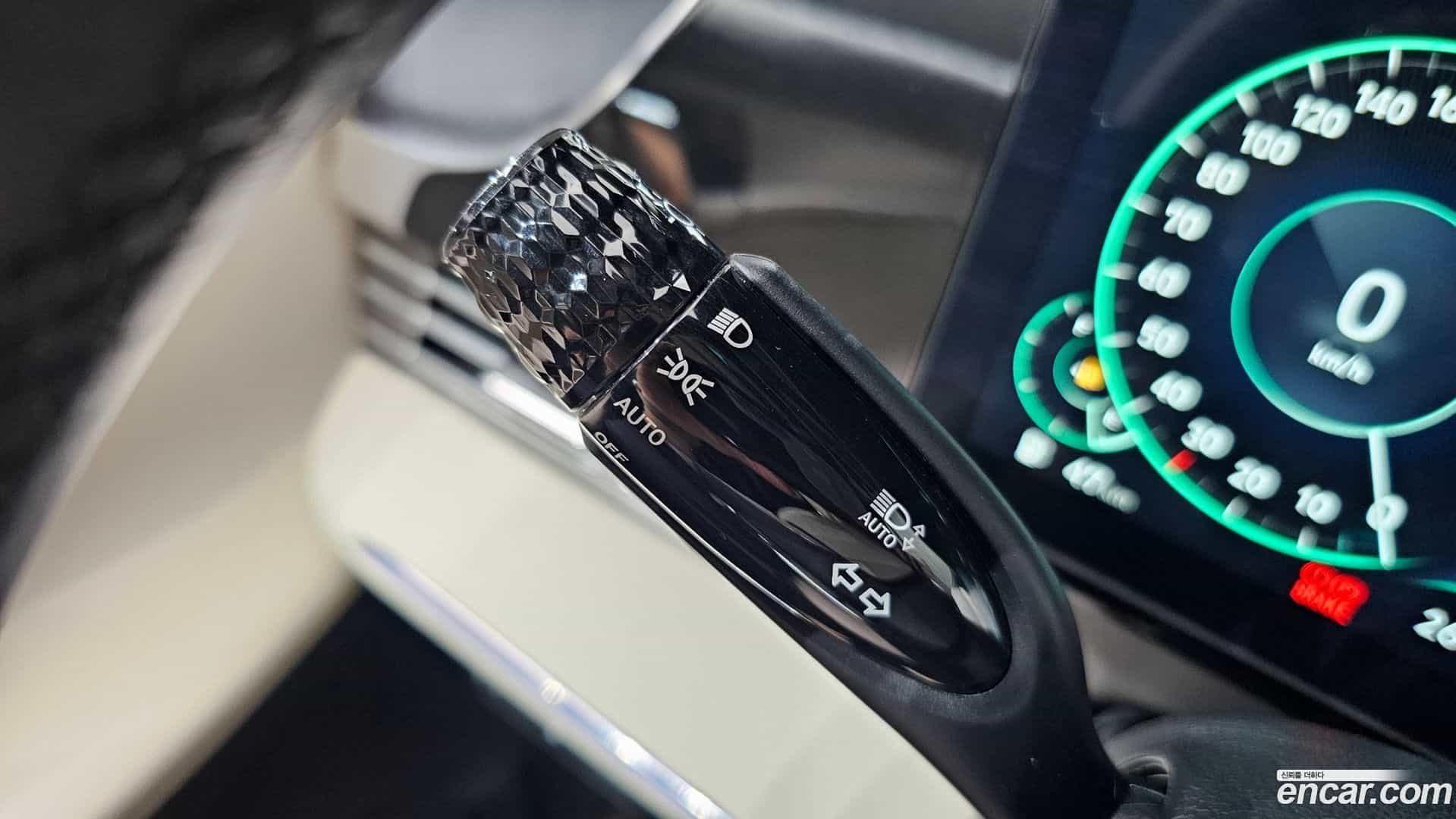 Grandeur Hyundai 2022.1-OPTION-041