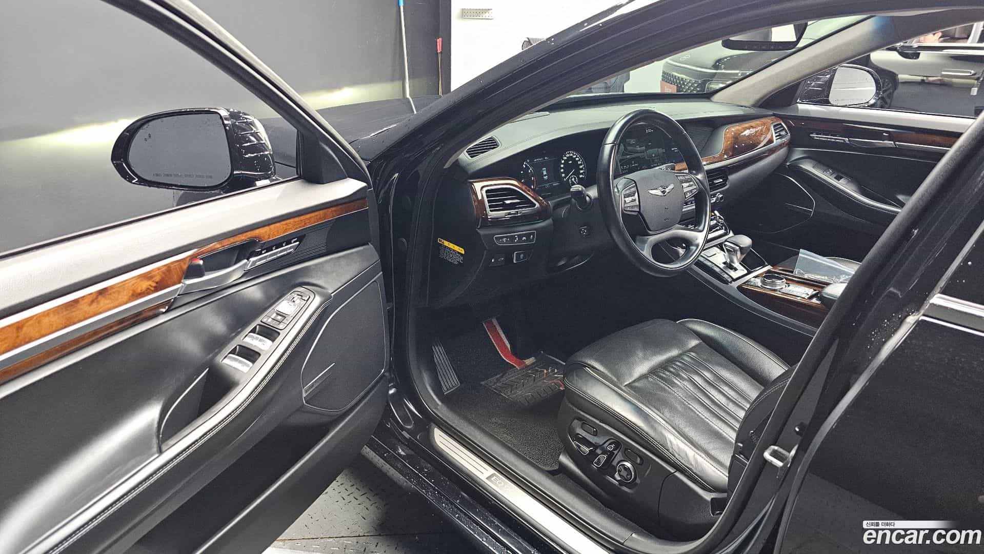 EQ900 Genesis 2016.1-INNER-010