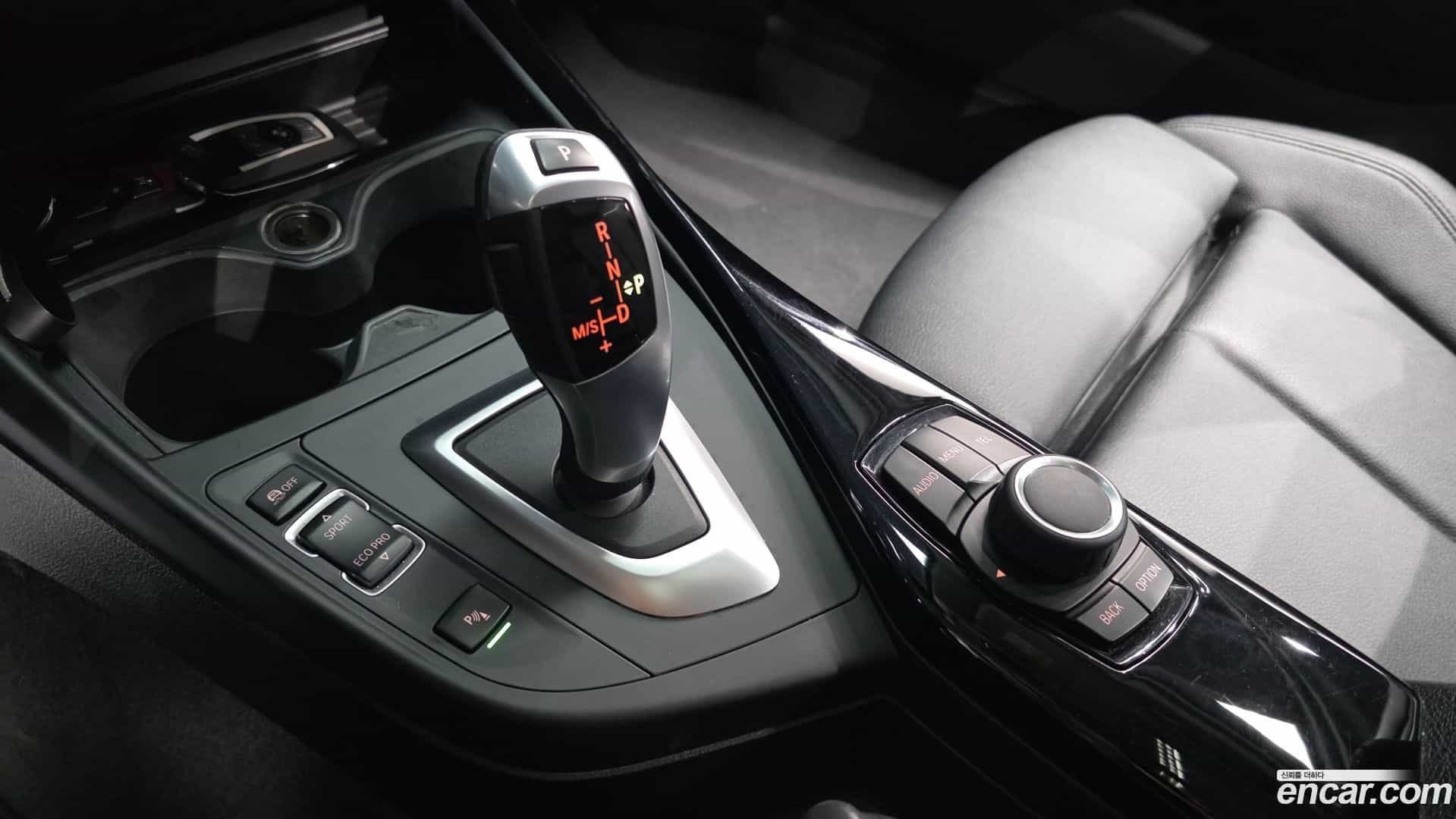 1-Series BMW 2017.3-INNER-009