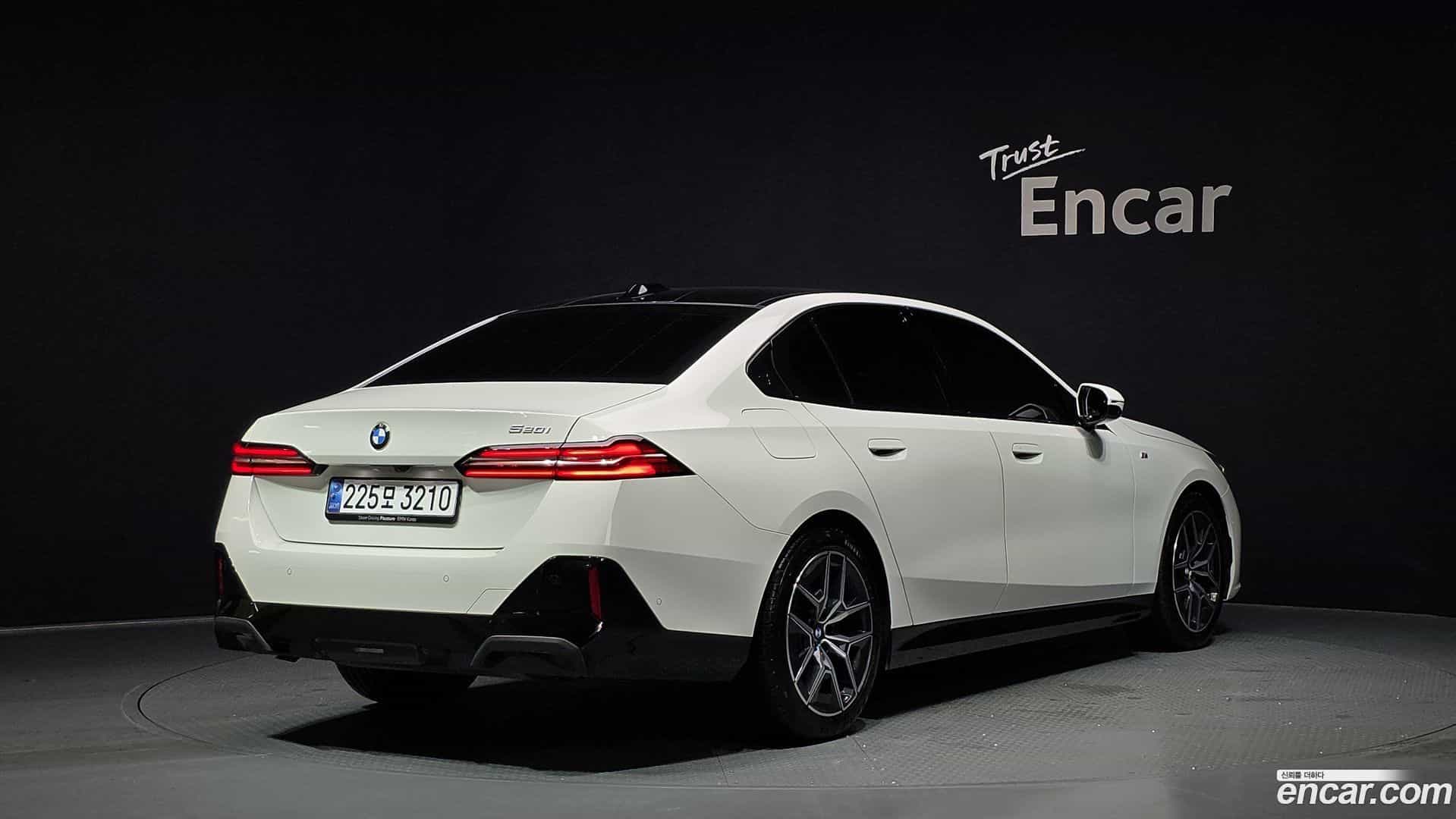 5-Series BMW 2025.0-OUTER-002