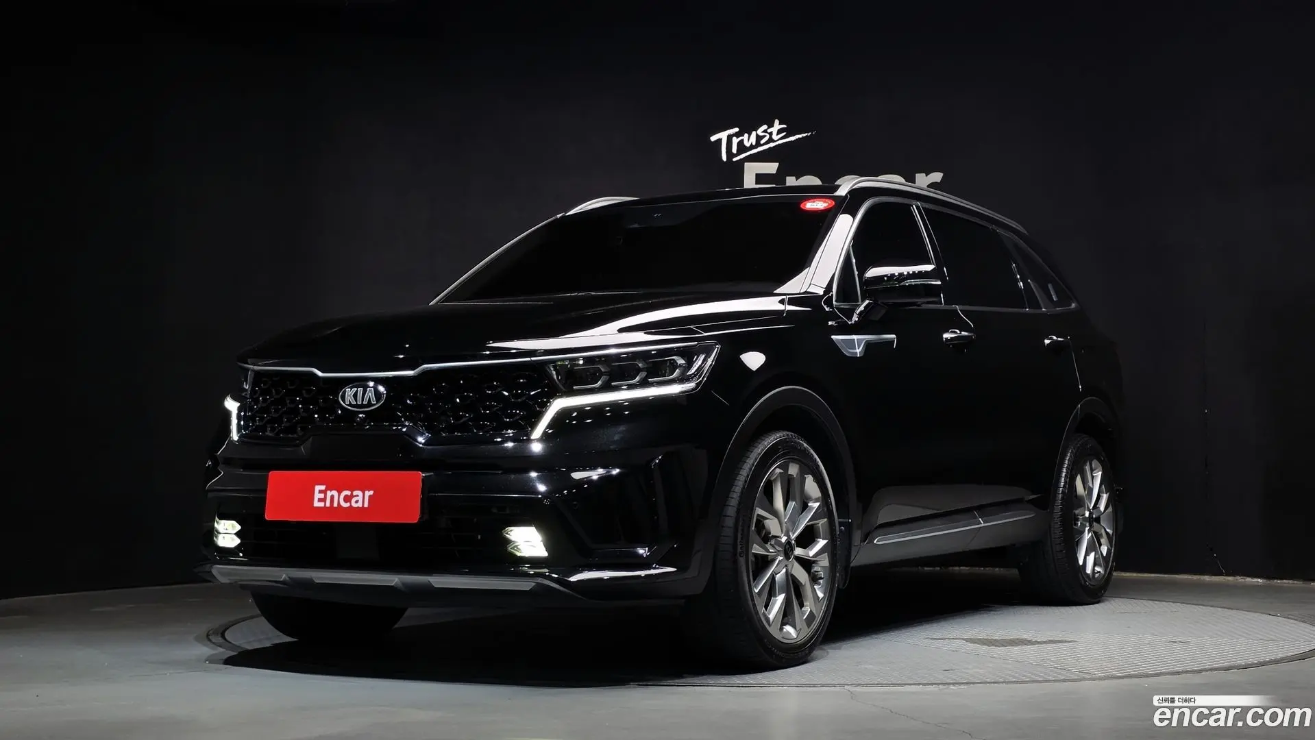 Main__Slider__Photo:Sorento Kia 2020.6-0