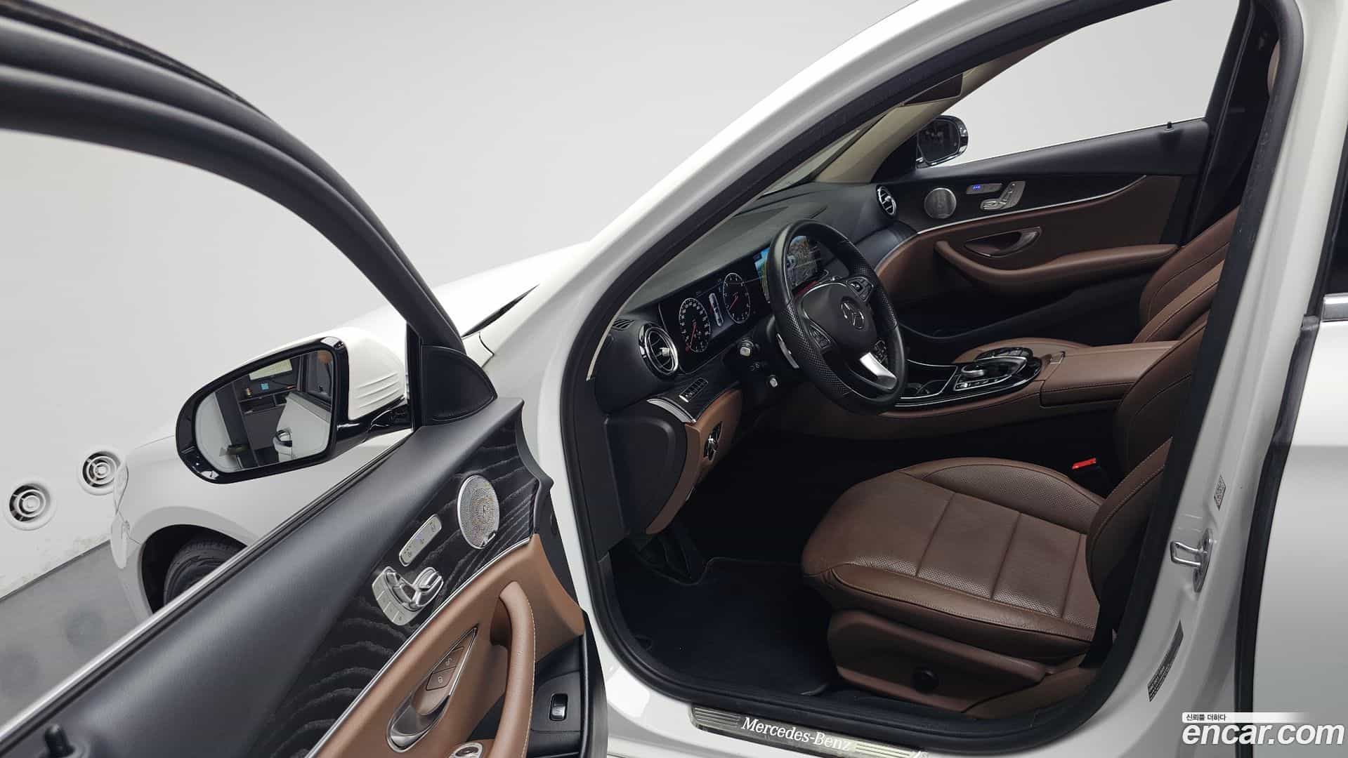 E-Class Mercedes-Benz 2018.6-INNER-010