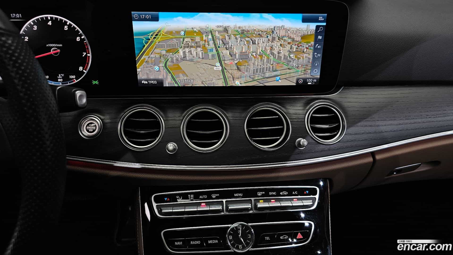 E-Class Mercedes-Benz 2018.6-OPTION-018