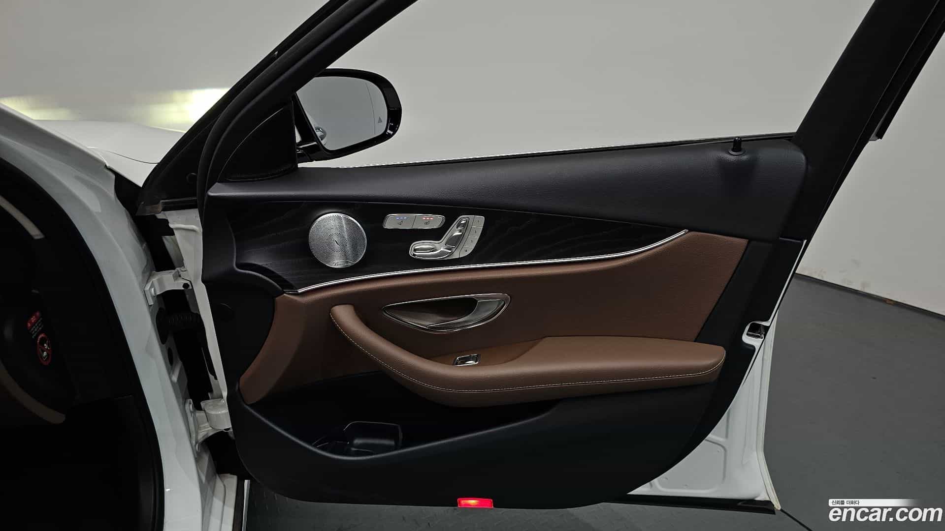 E-Class Mercedes-Benz 2018.6-INNER-034