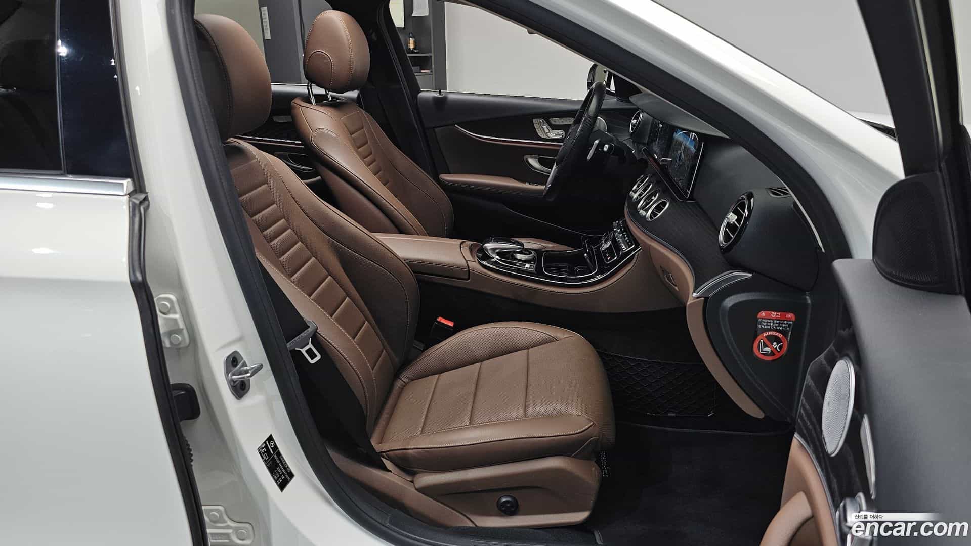 E-Class Mercedes-Benz 2018.6-INNER-036