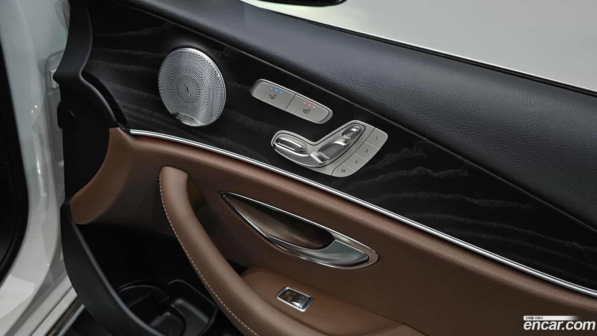 E-Class Mercedes-Benz 2018.6-OPTION-041