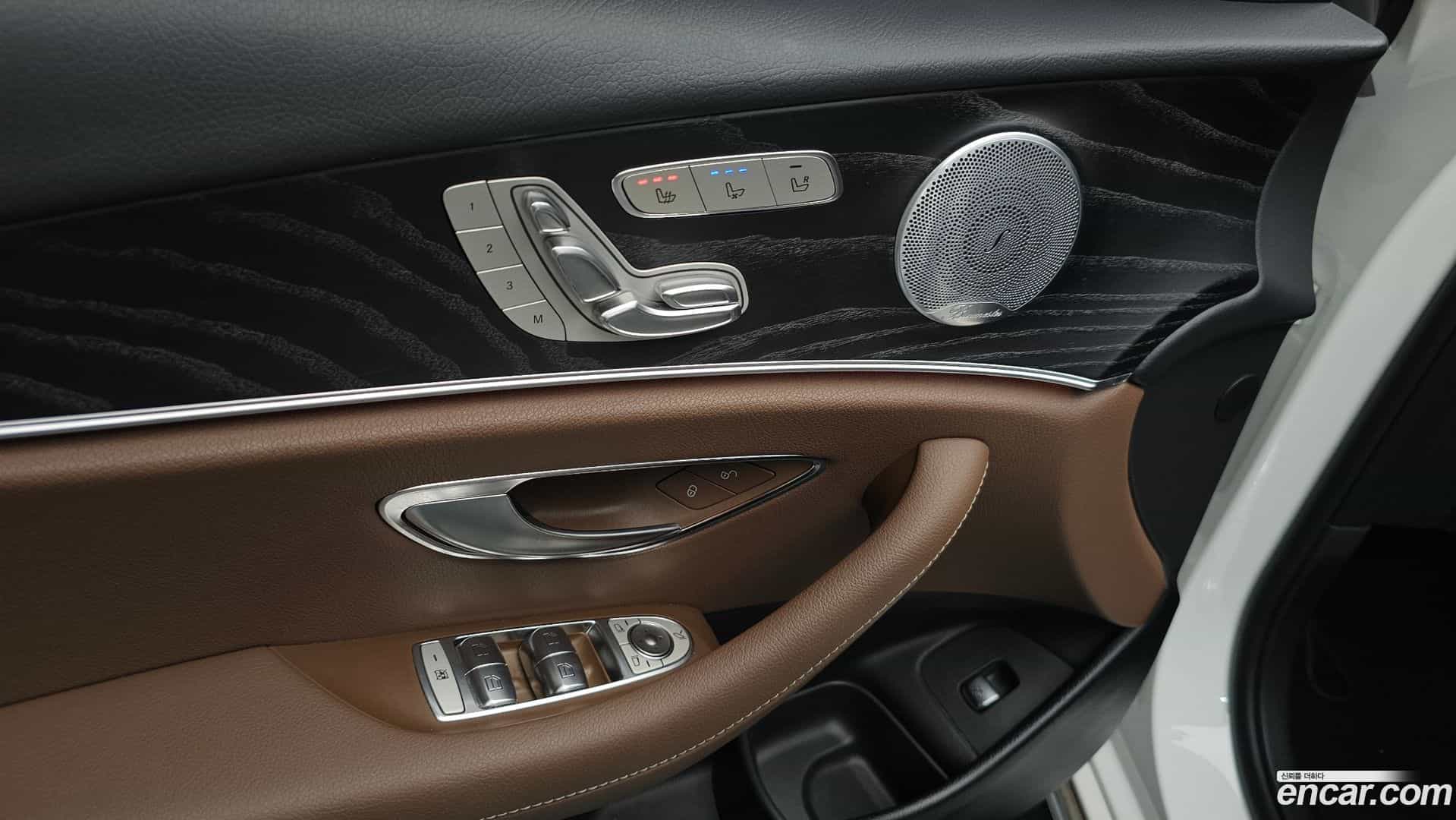 E-Class Mercedes-Benz 2018.6-OPTION-042