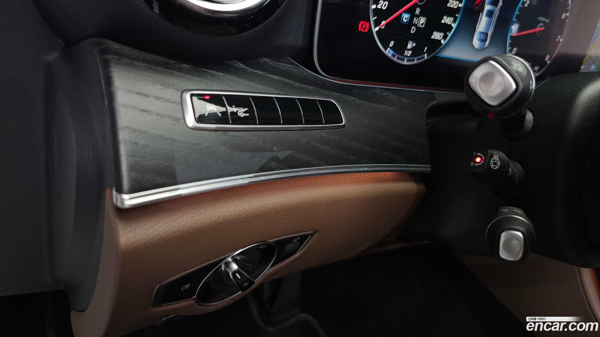 E-Class Mercedes-Benz 2018.6-OPTION-043