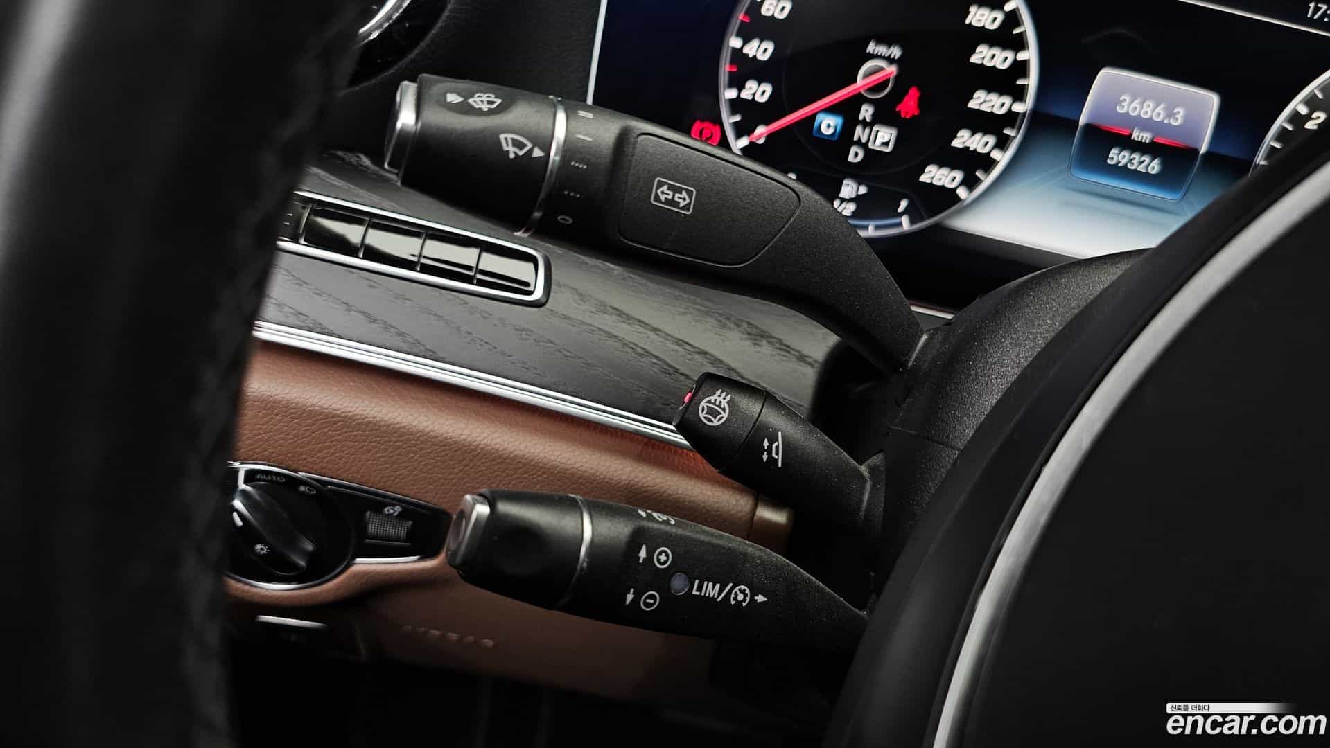 E-Class Mercedes-Benz 2018.6-OPTION-048