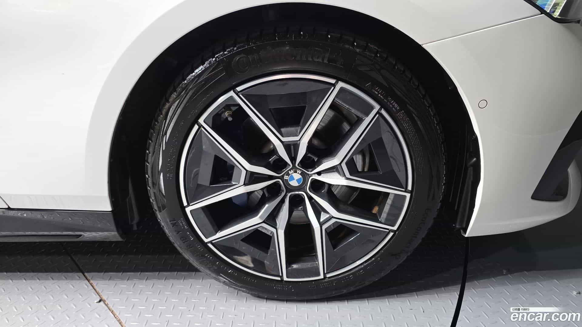 5-Series BMW 2024.6-OUTER-031