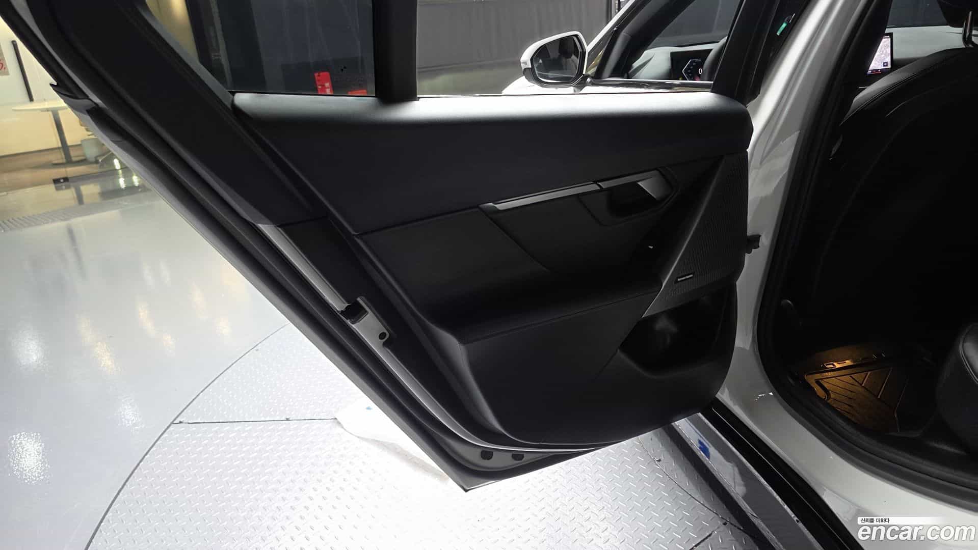 5-Series BMW 2024.6-INNER-035