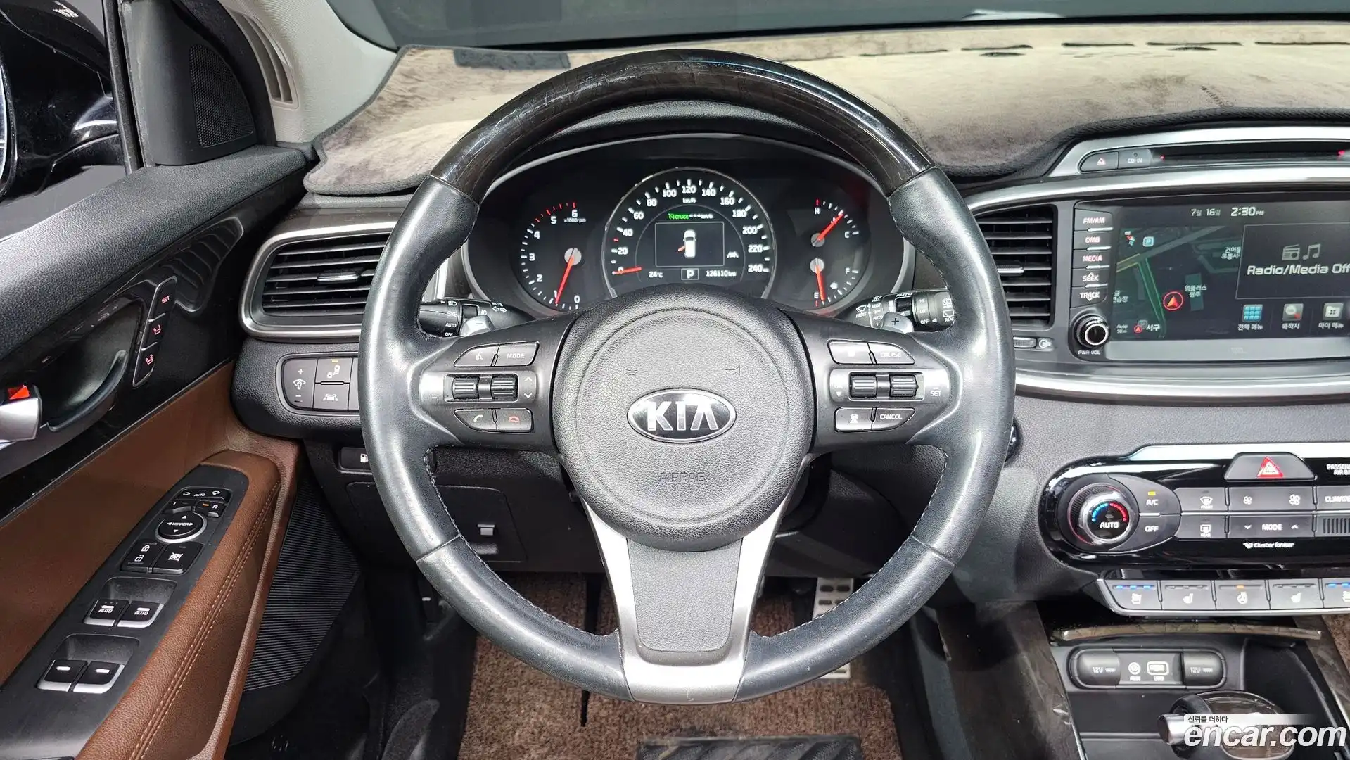Sorento Kia 2016.8-OPTION-016