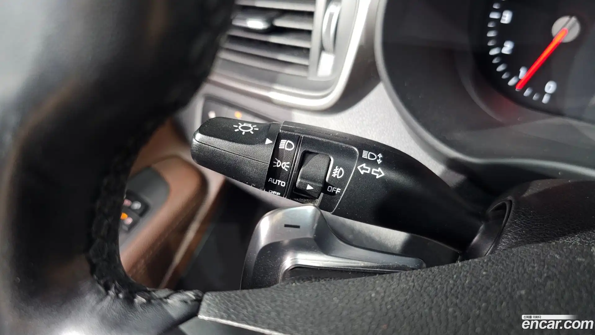 Sorento Kia 2016.8-OPTION-043