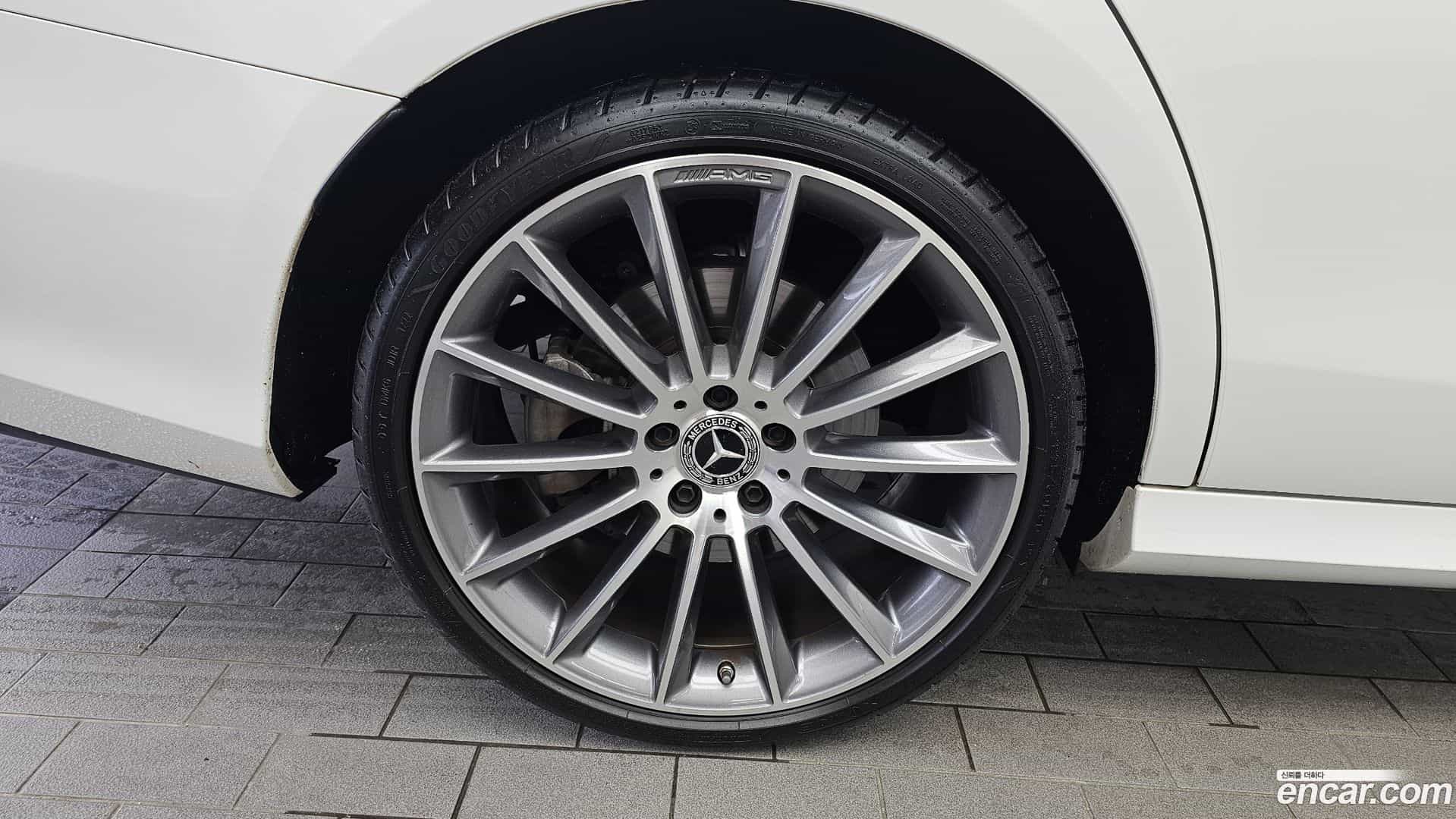E-Class Mercedes-Benz 2022.3-OUTER-005