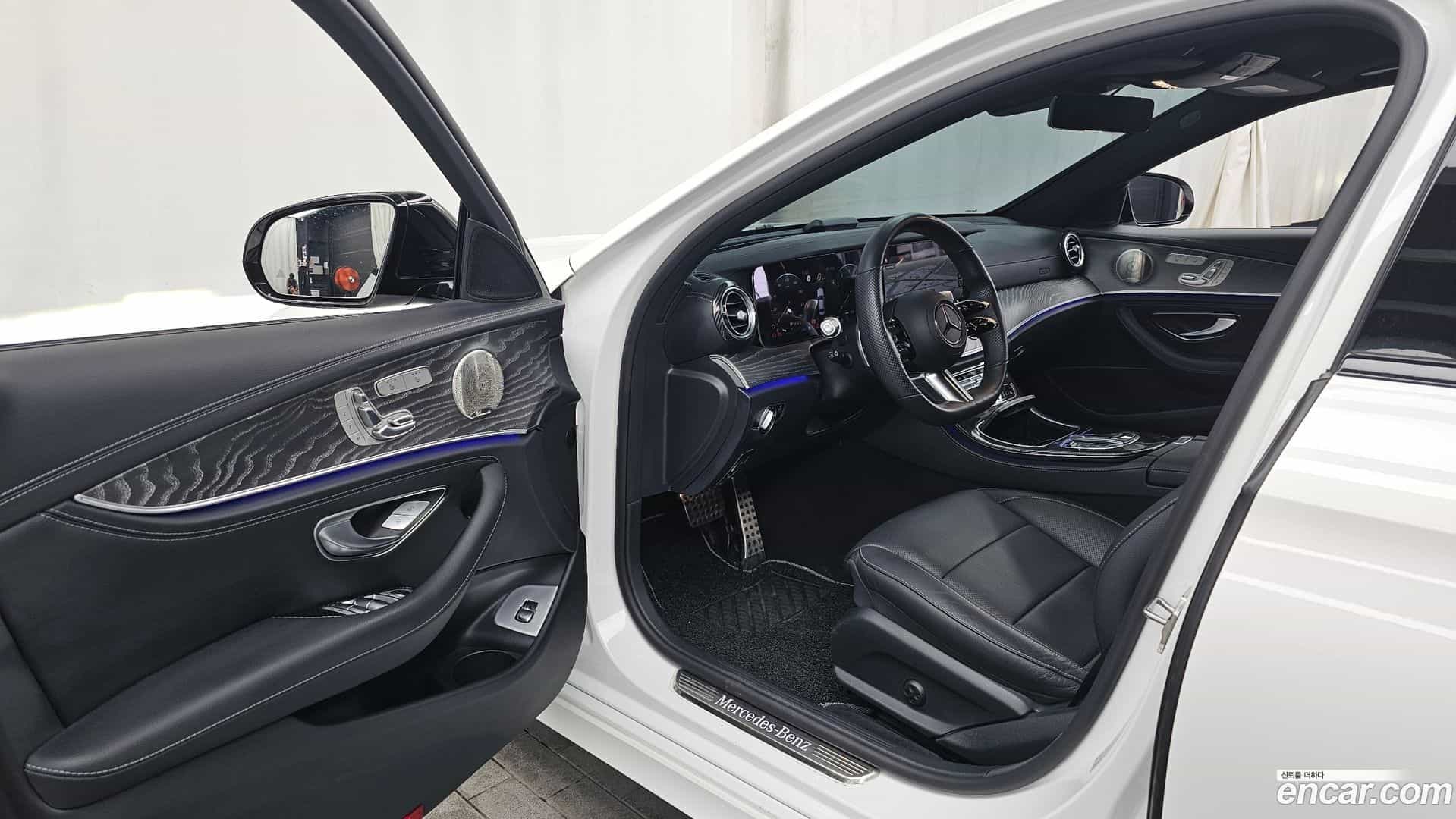 E-Class Mercedes-Benz 2022.3-INNER-010