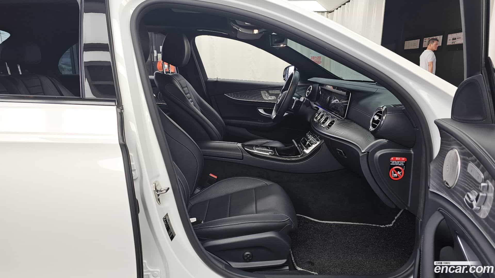 E-Class Mercedes-Benz 2022.3-OPTION-015