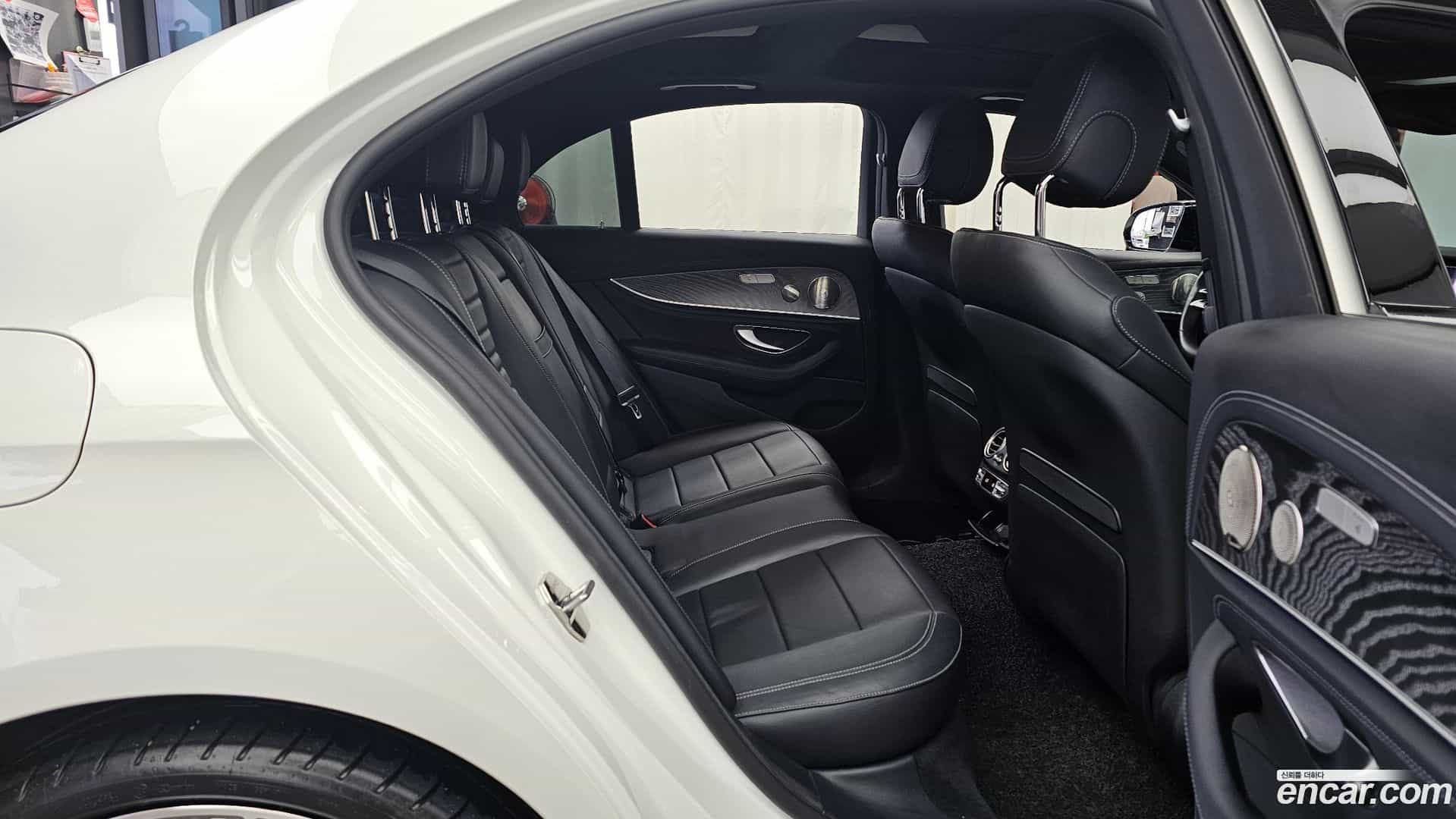 E-Class Mercedes-Benz 2022.3-OPTION-016