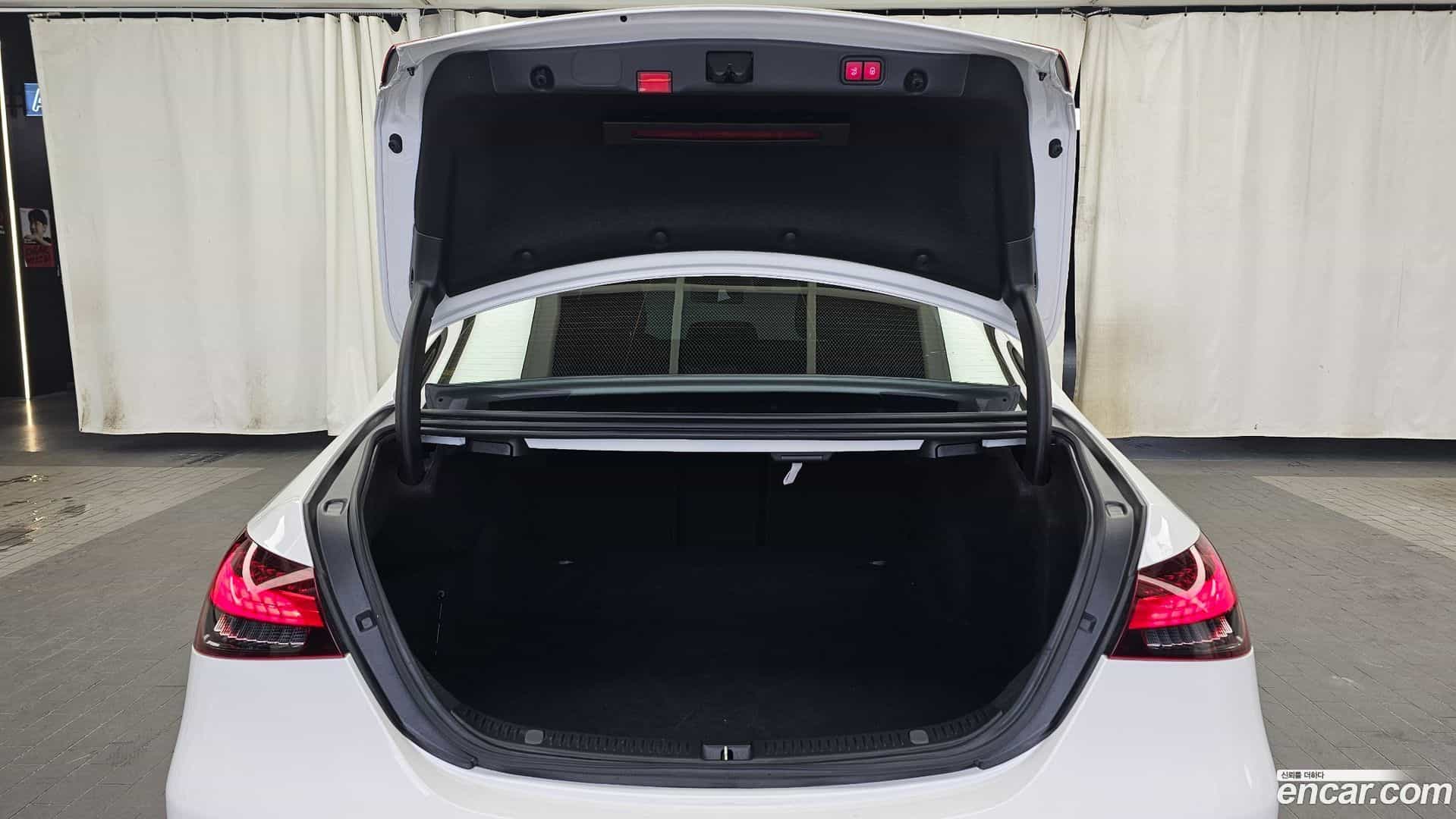 E-Class Mercedes-Benz 2022.3-OPTION-024