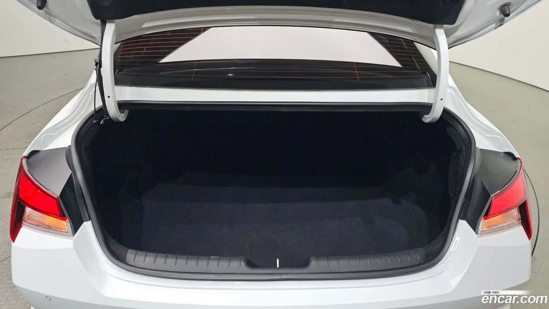 AVANTE Hyundai 2022.4-OPTION-024