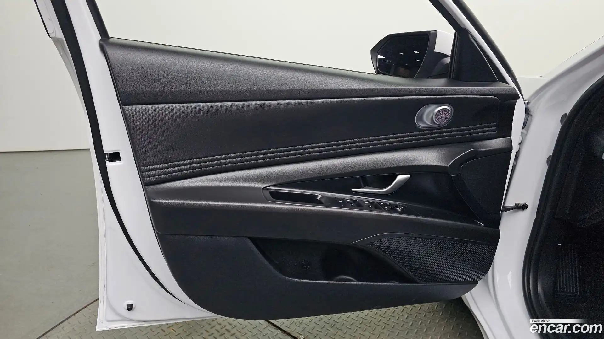 AVANTE Hyundai 2022.4-INNER-034