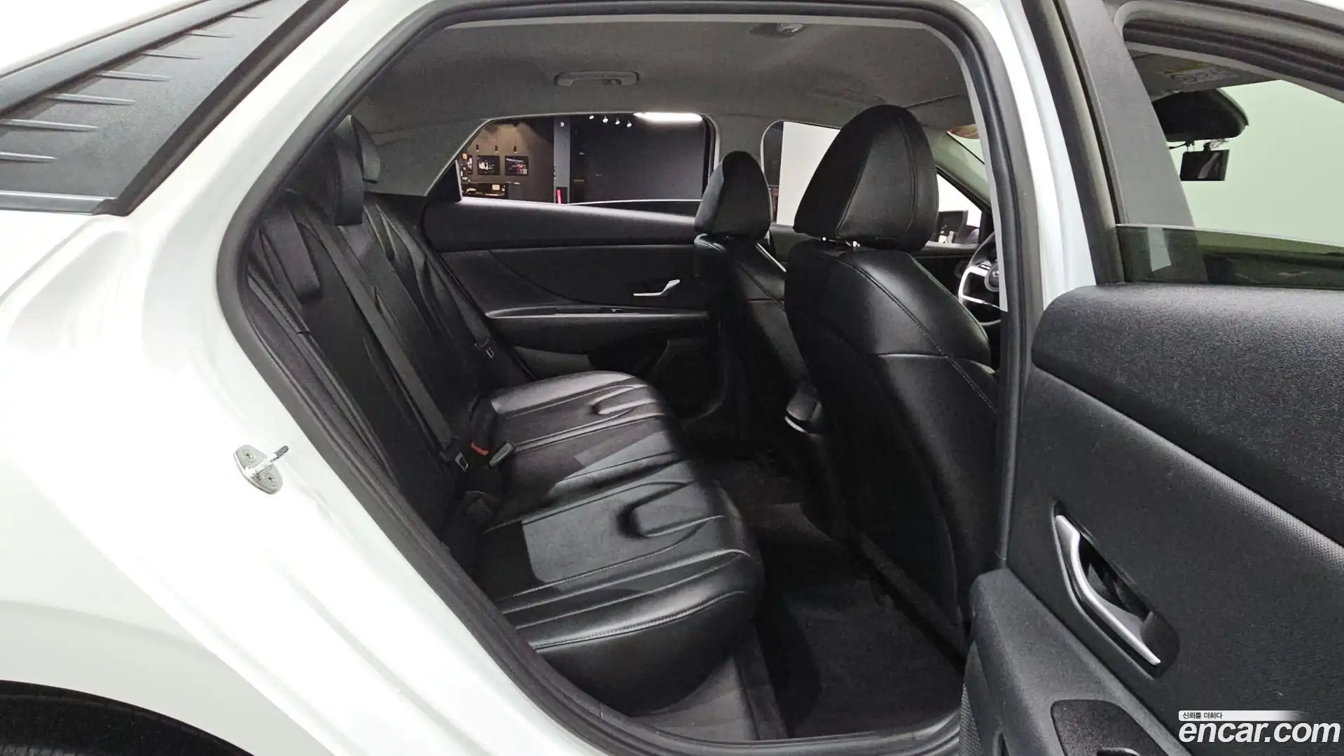 AVANTE Hyundai 2022.4-INNER-036