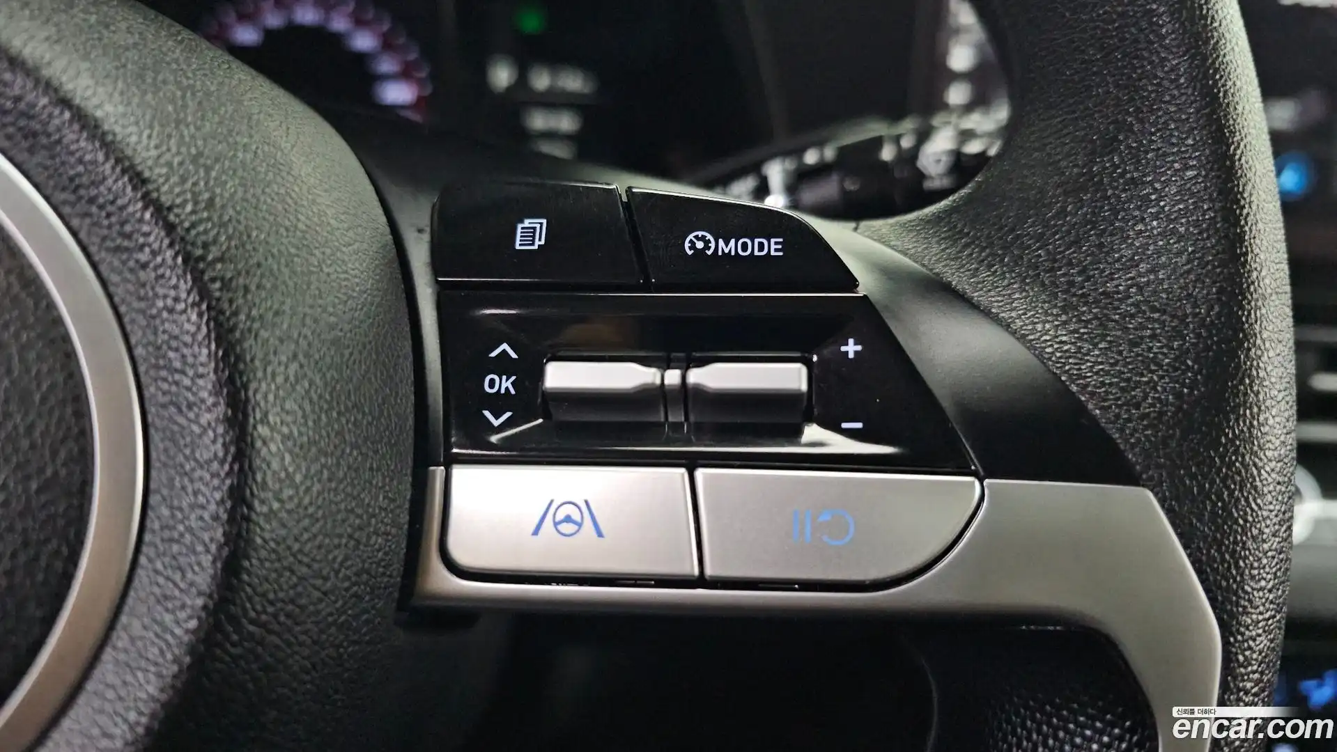 AVANTE Hyundai 2022.4-OPTION-041
