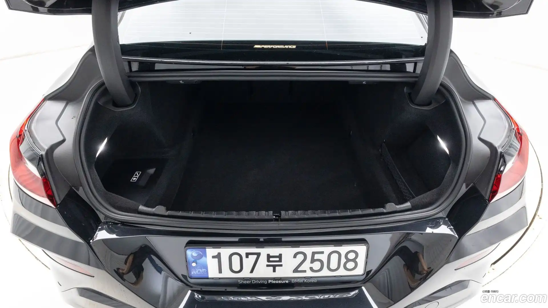 8-Series BMW 2024.9-OPTION-015