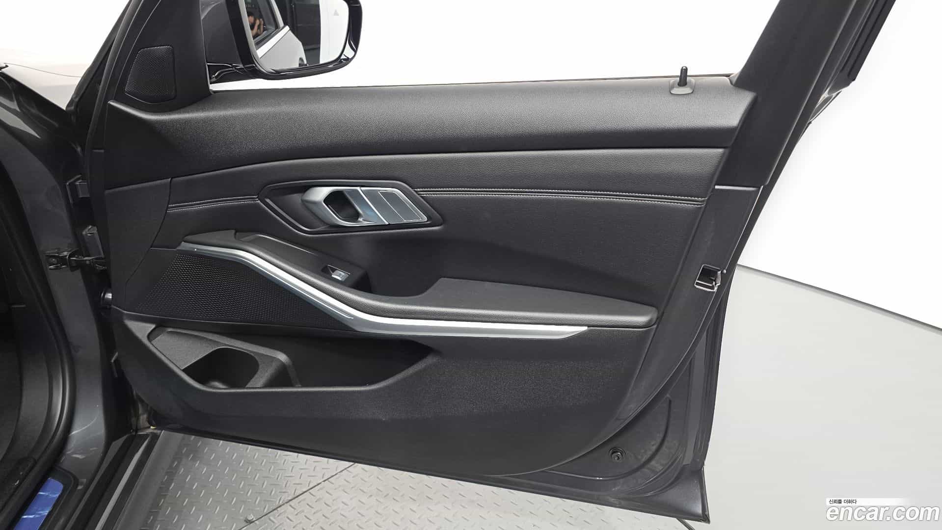 3-Series BMW 2021.5-INNER-034