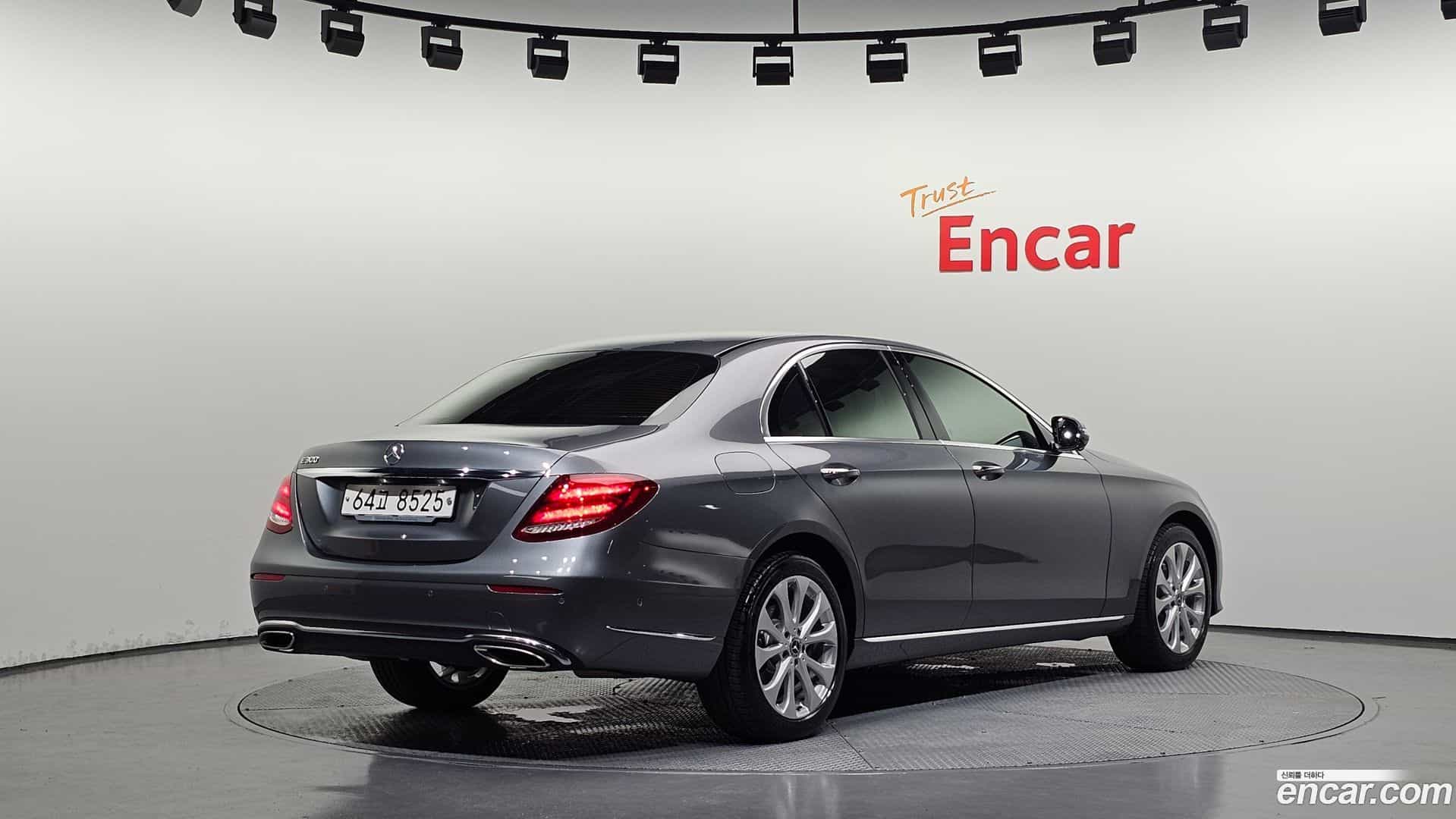 E-Class Mercedes-Benz 2019.0-OUTER-002