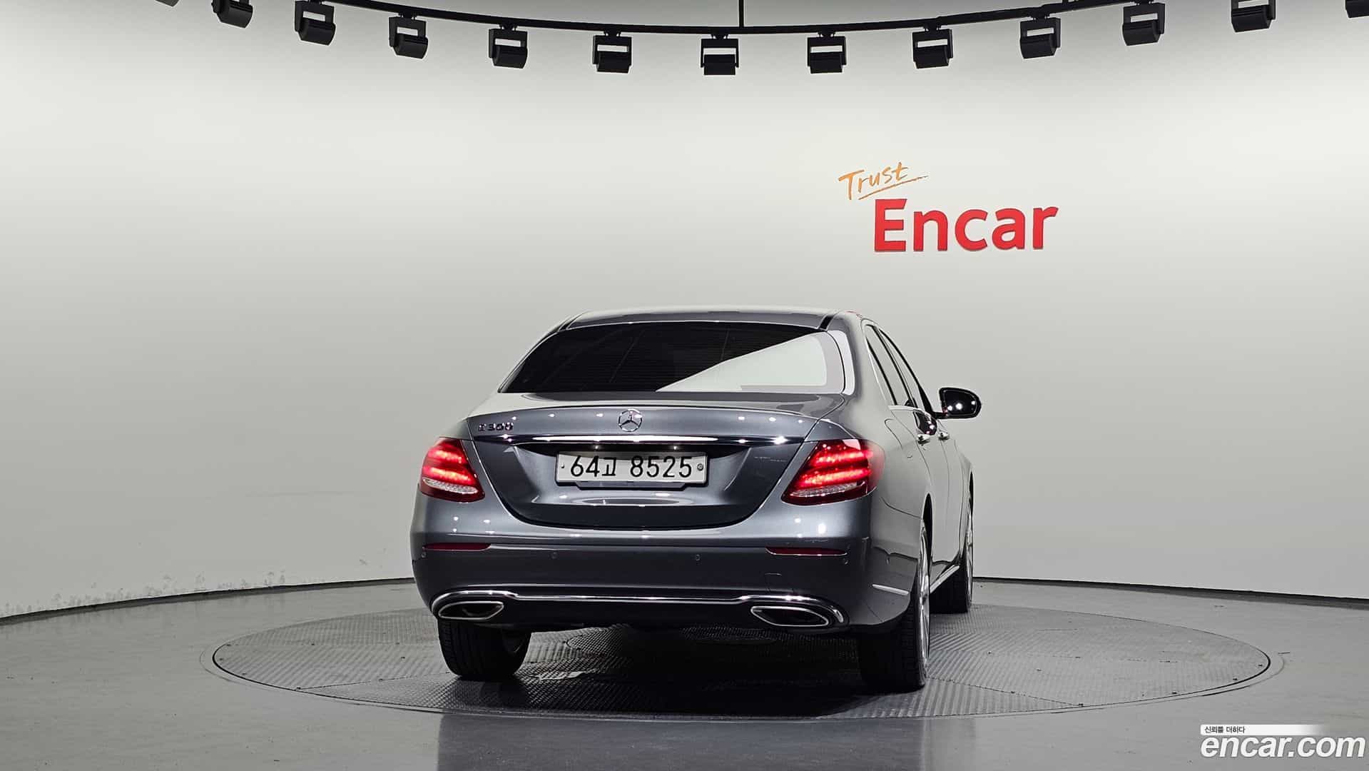 E-Class Mercedes-Benz 2019.0-OUTER-004