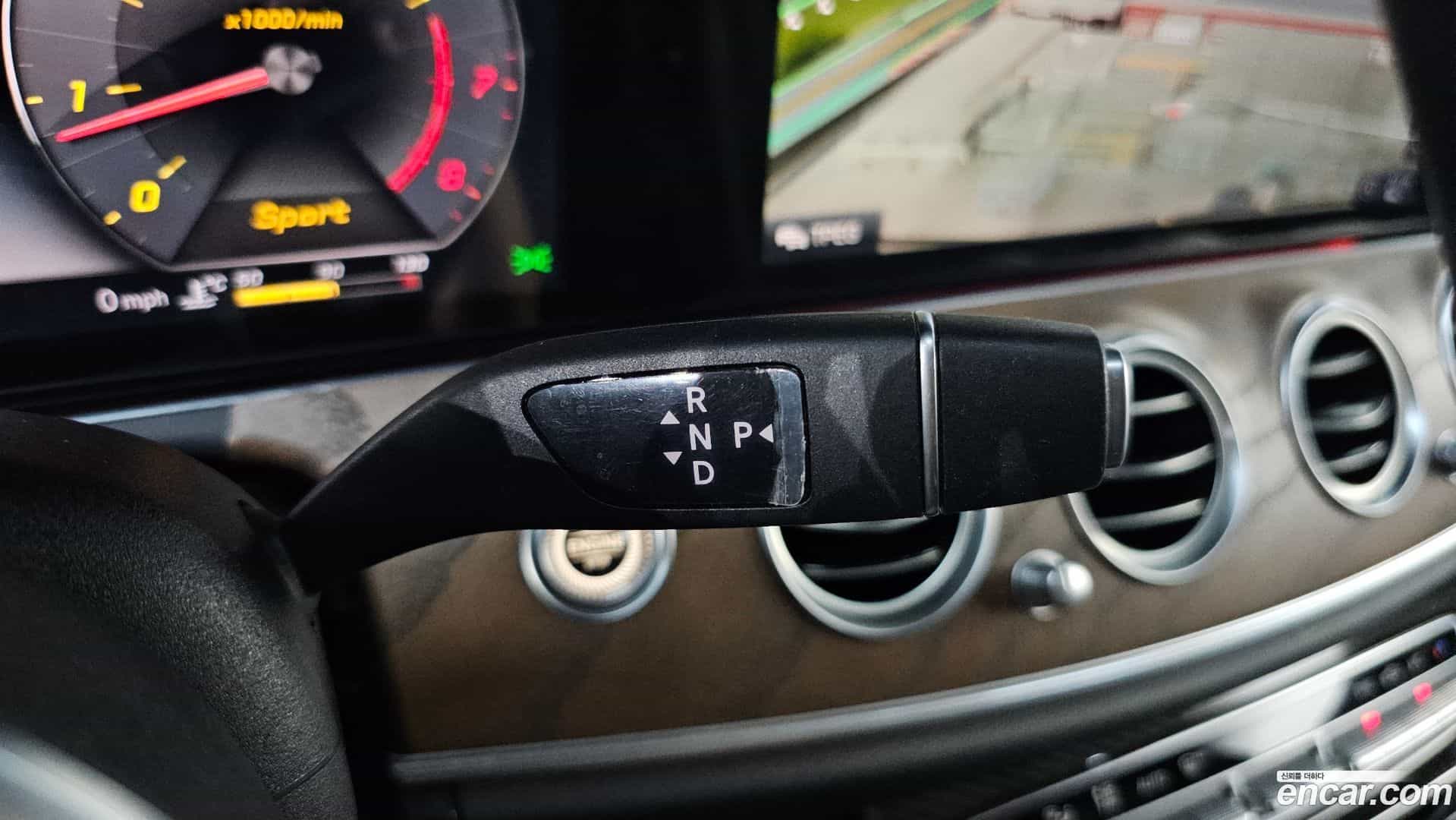 E-Class Mercedes-Benz 2019.0-INNER-009