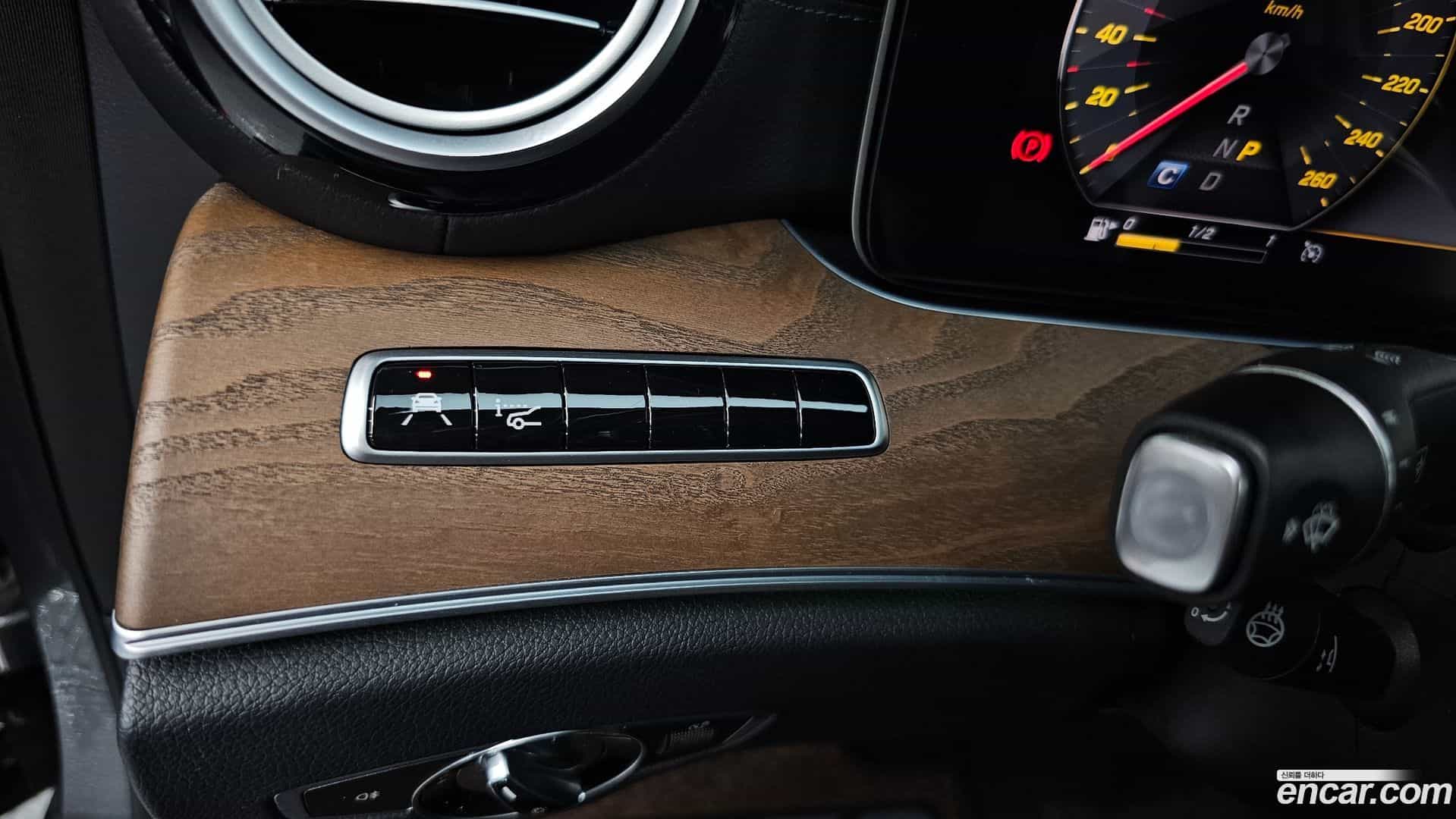 E-Class Mercedes-Benz 2019.0-OPTION-022