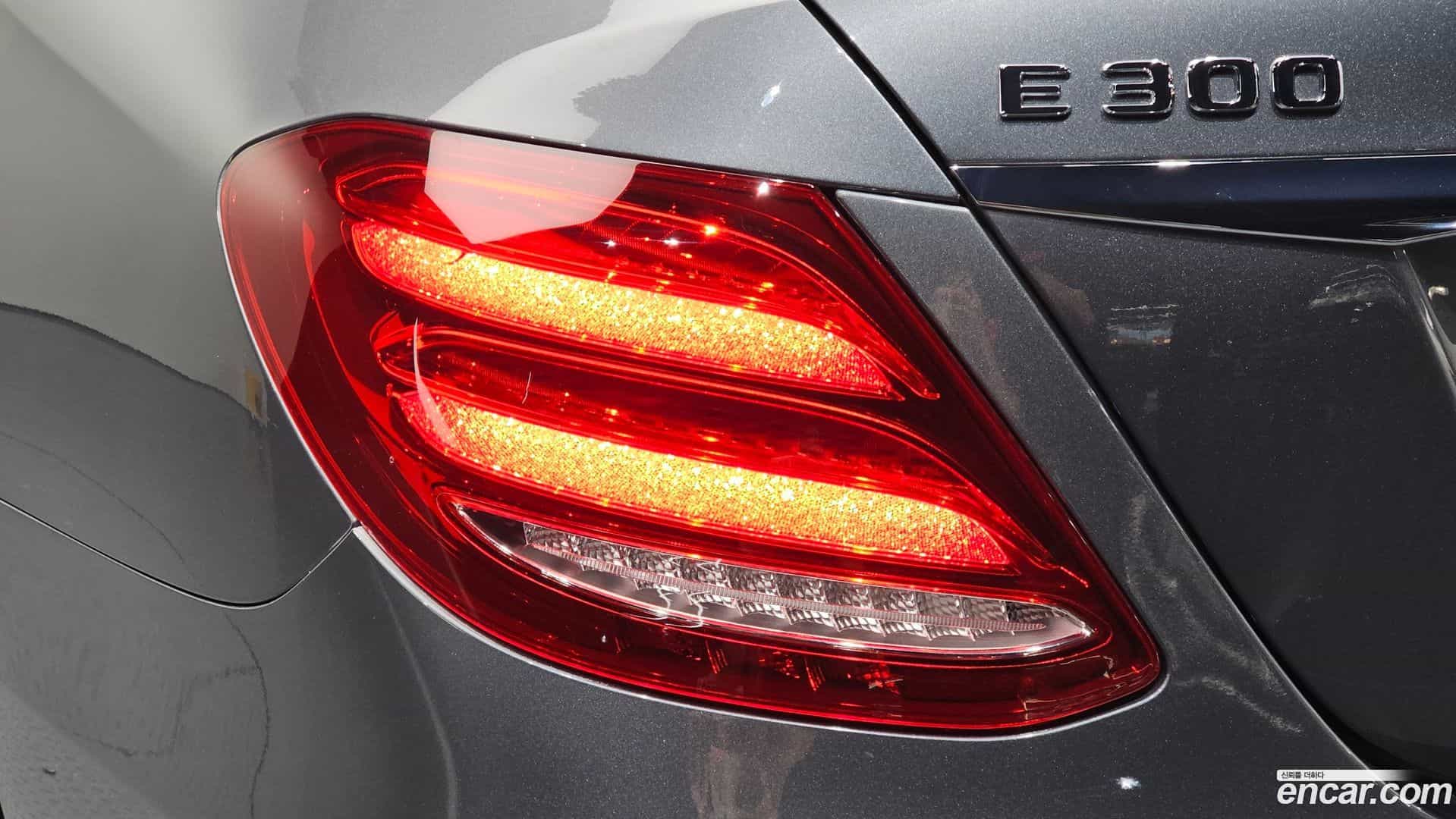 E-Class Mercedes-Benz 2019.0-OUTER-033